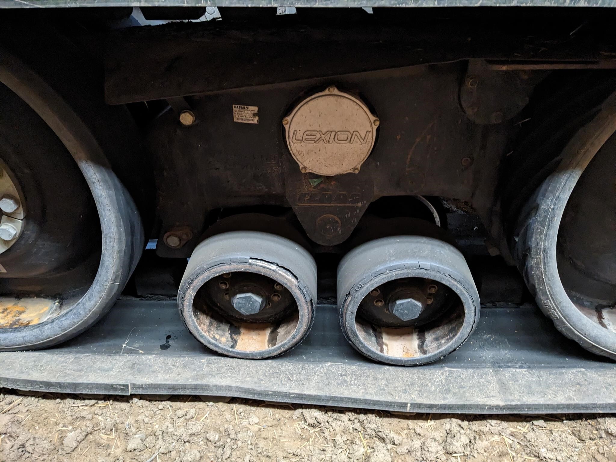 2011 Claas Lexion 740TT Combine