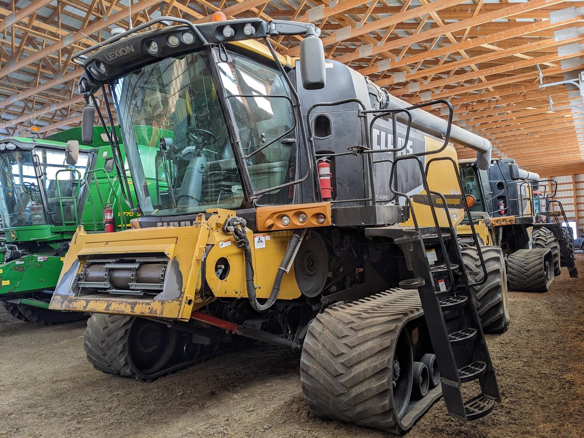 2011 Claas Lexion 740TT Combine