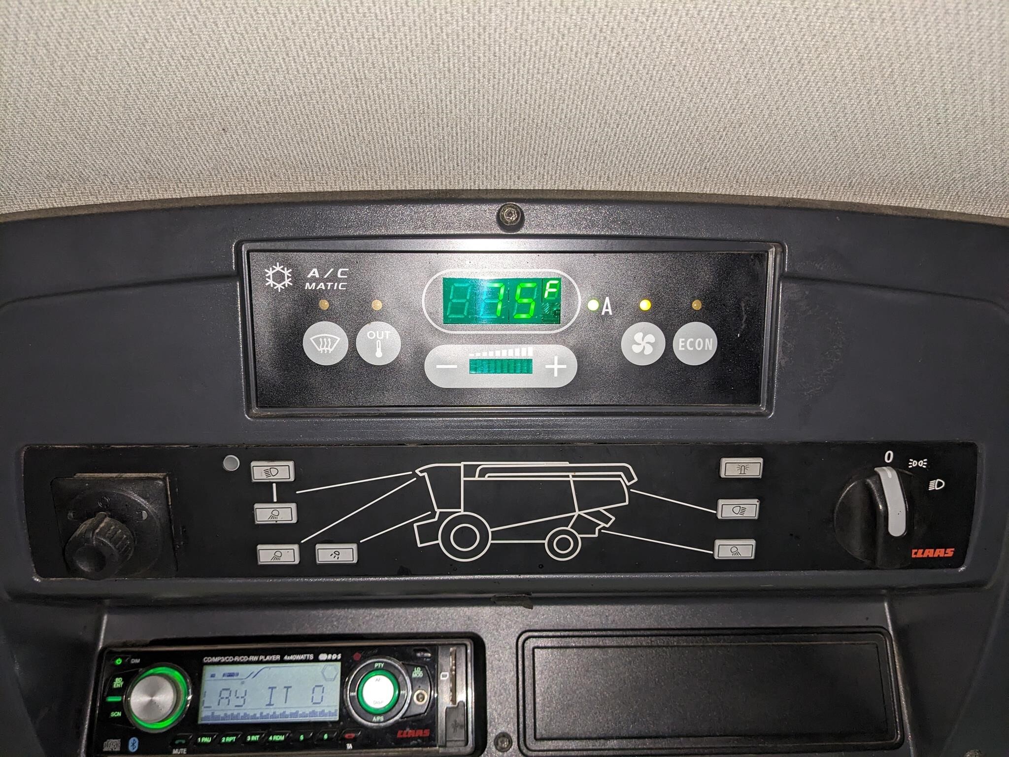 2011 Claas Lexion 740TT Combine