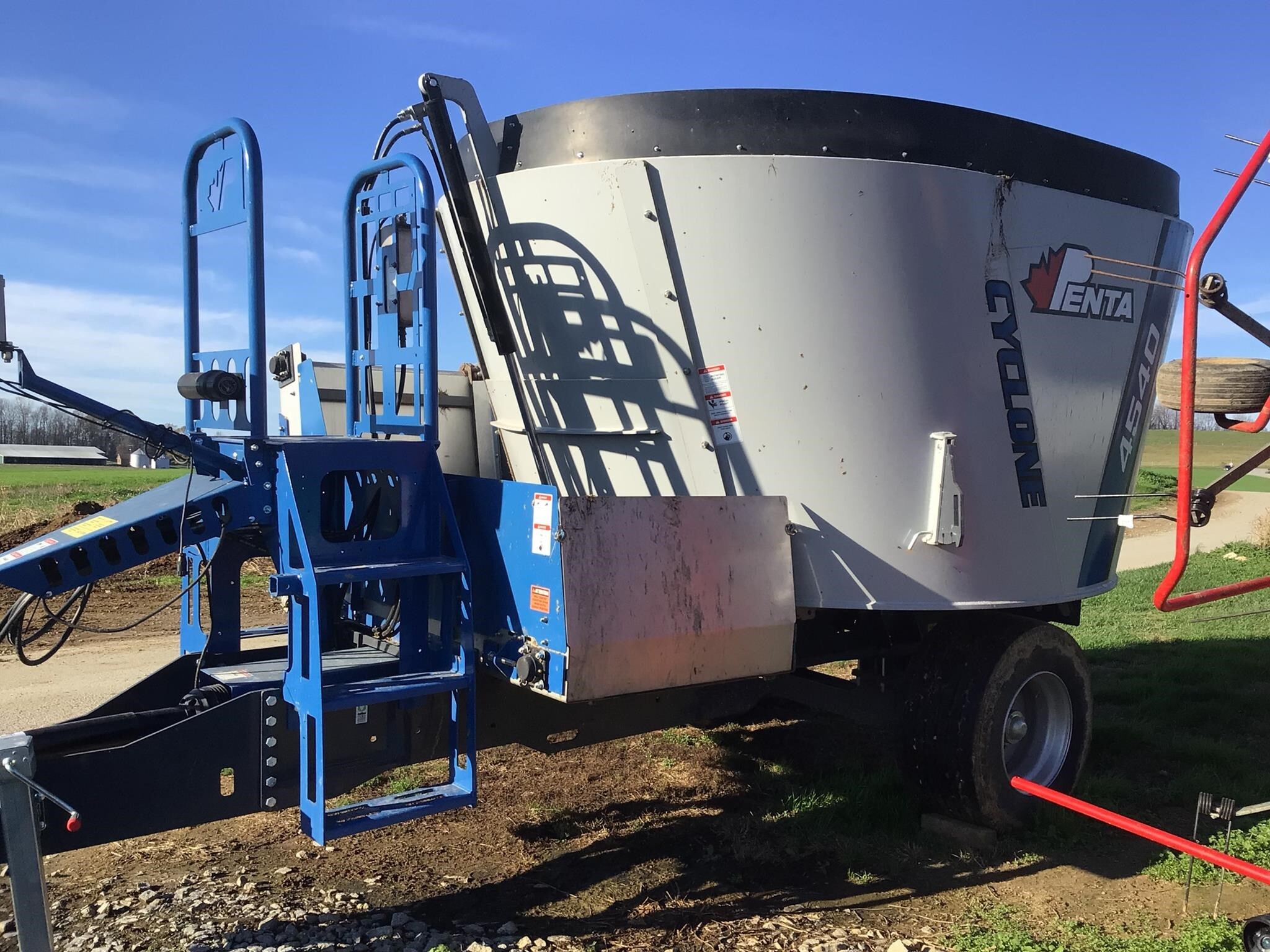  Penta 4540 Feed Wagon