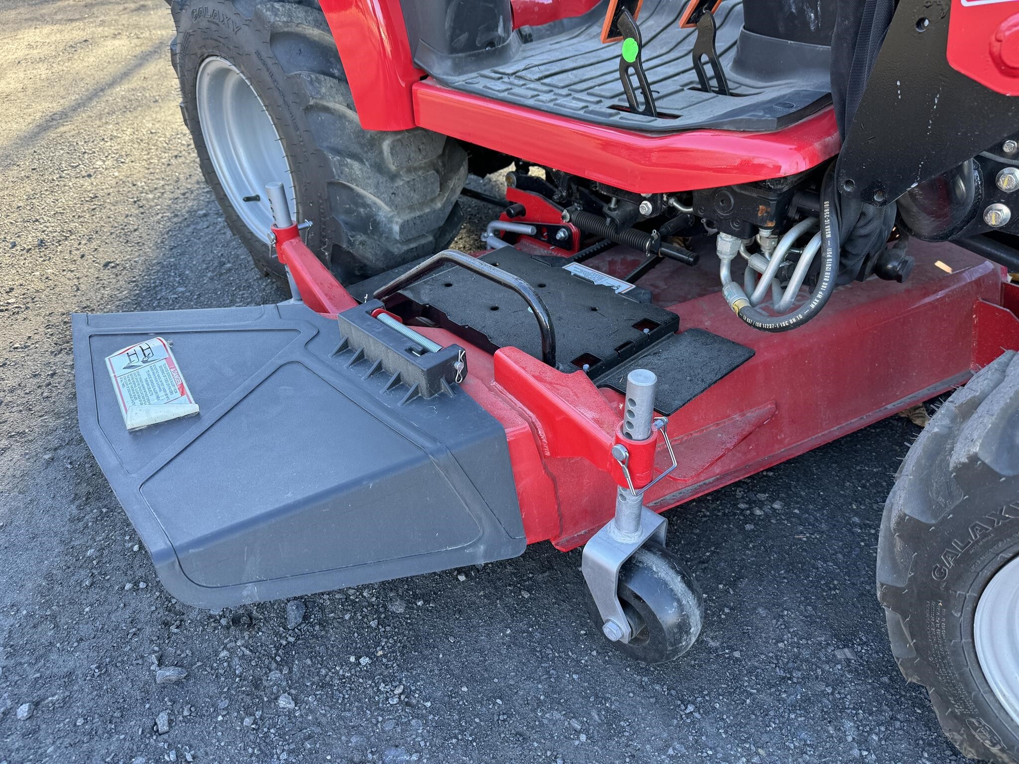  Mahindra 1126HST Tractor