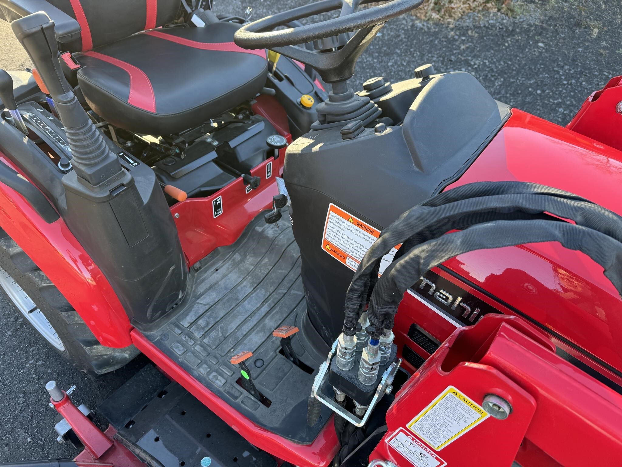  Mahindra 1126HST Tractor