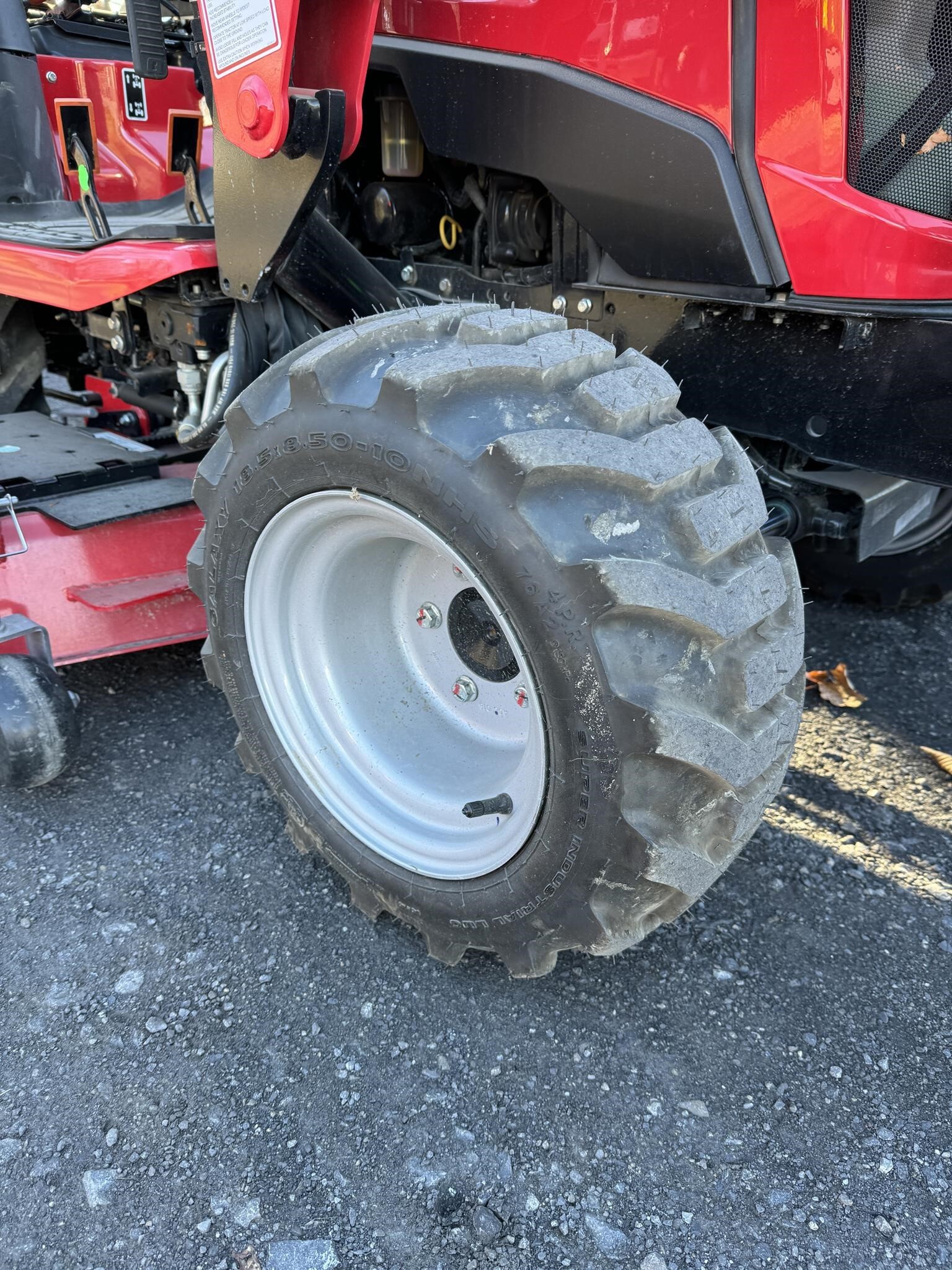 Mahindra 1126HST Tractor
