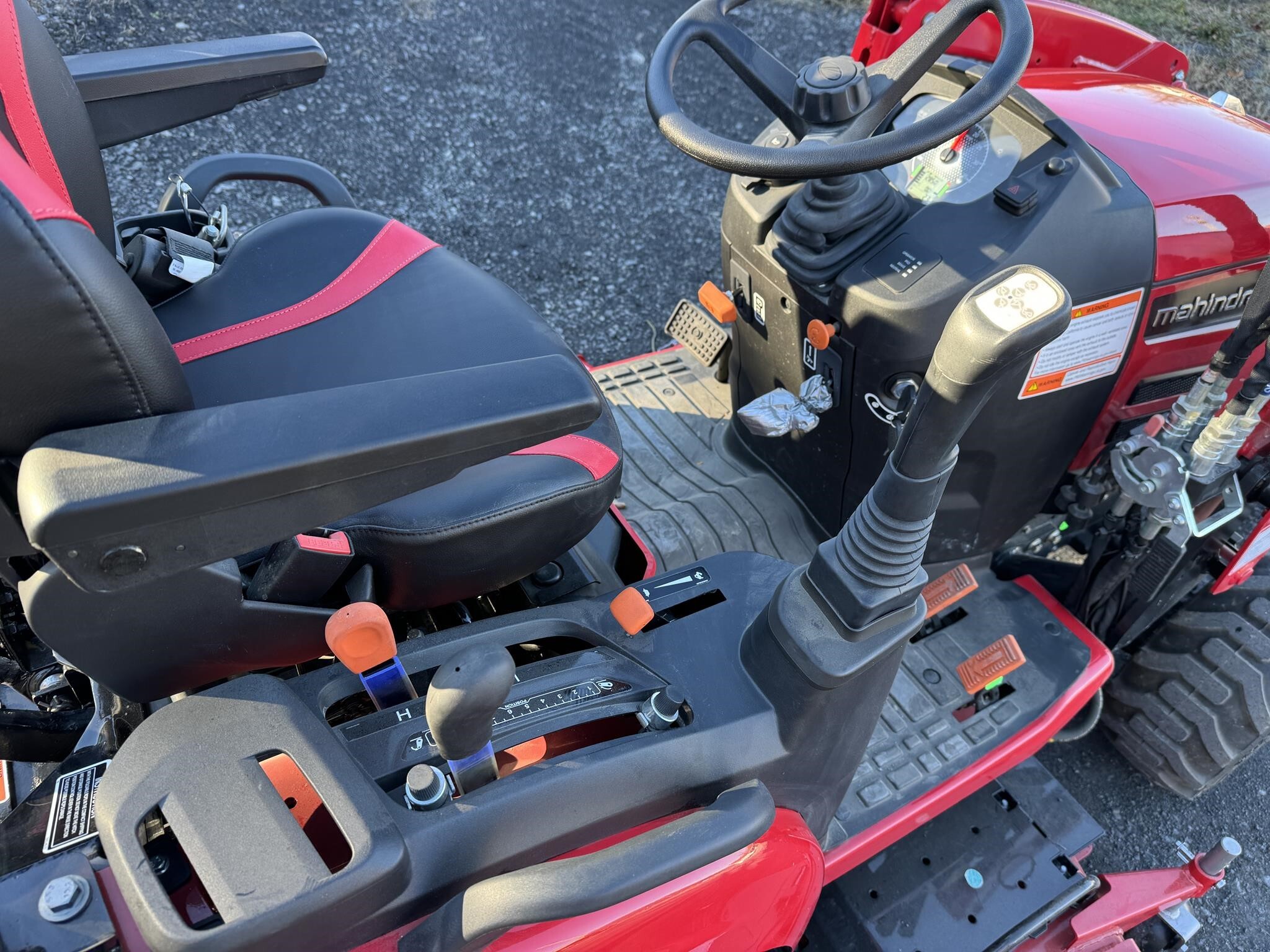  Mahindra 1126HST Tractor