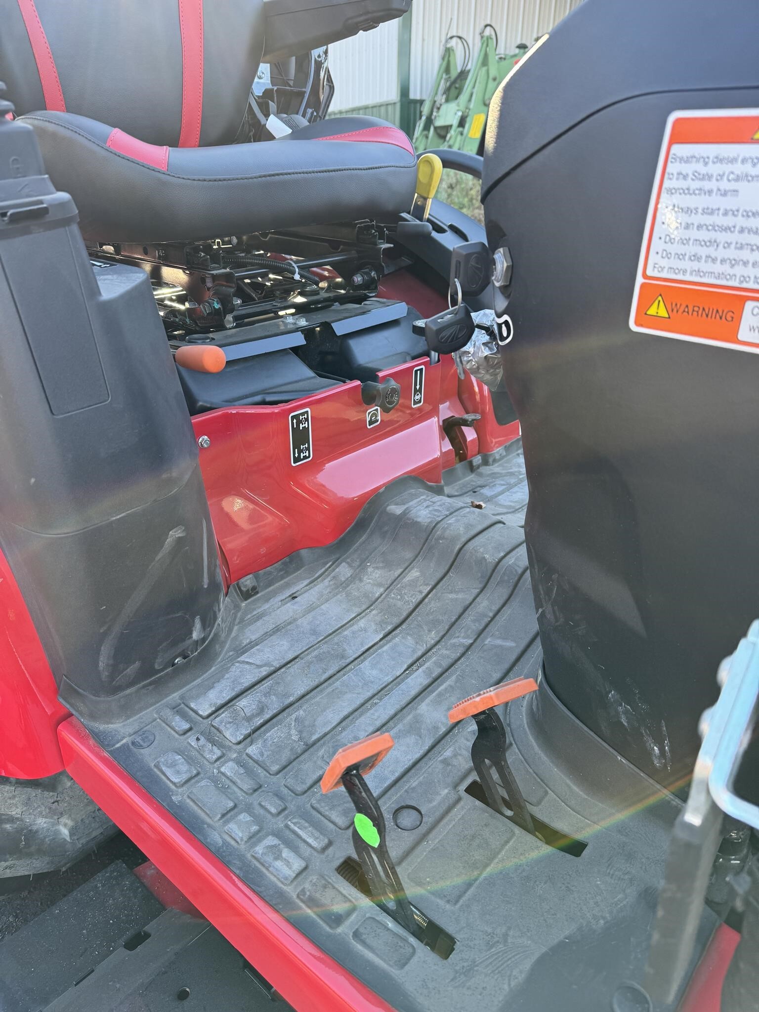  Mahindra 1126HST Tractor