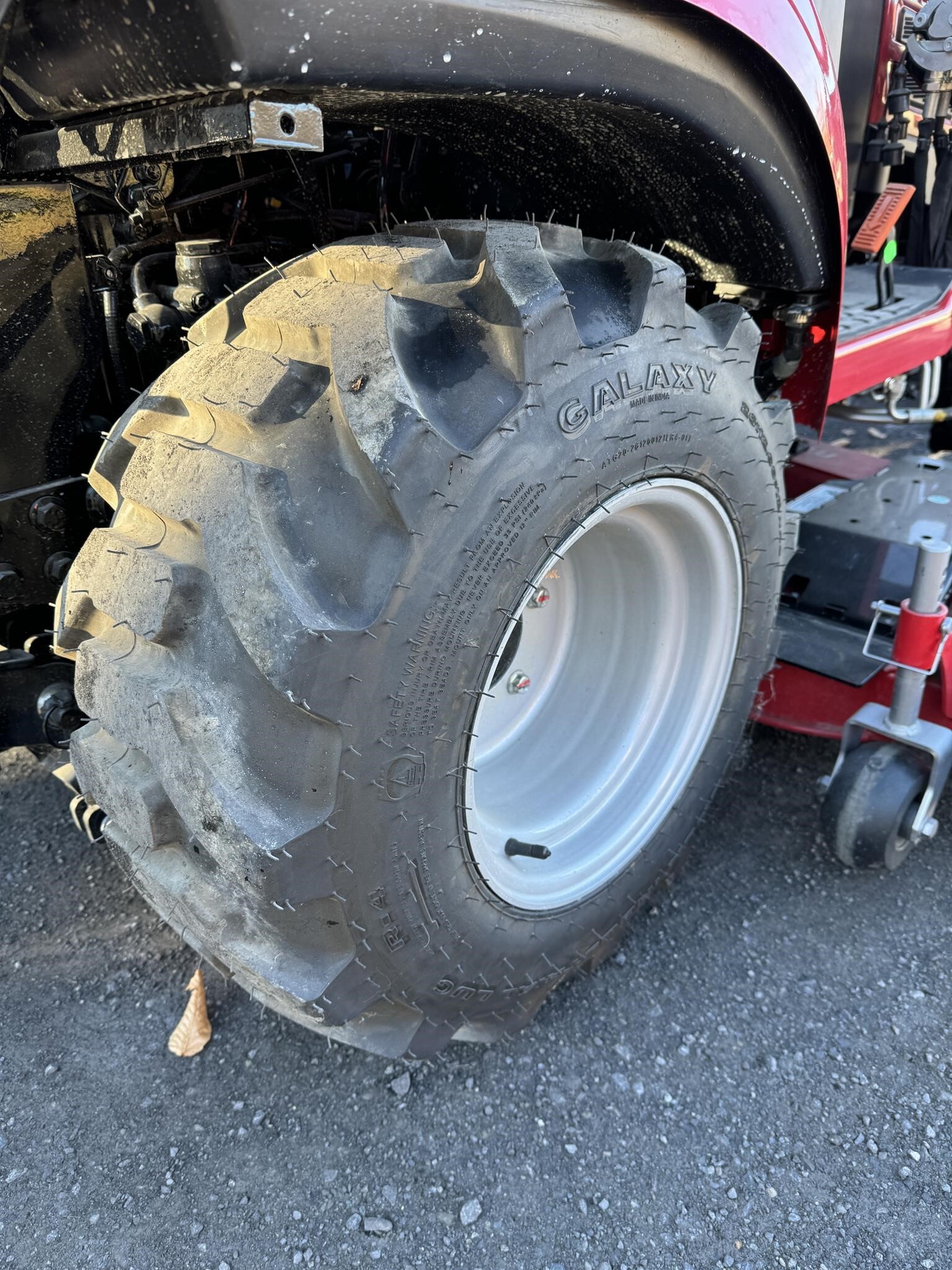  Mahindra 1126HST Tractor
