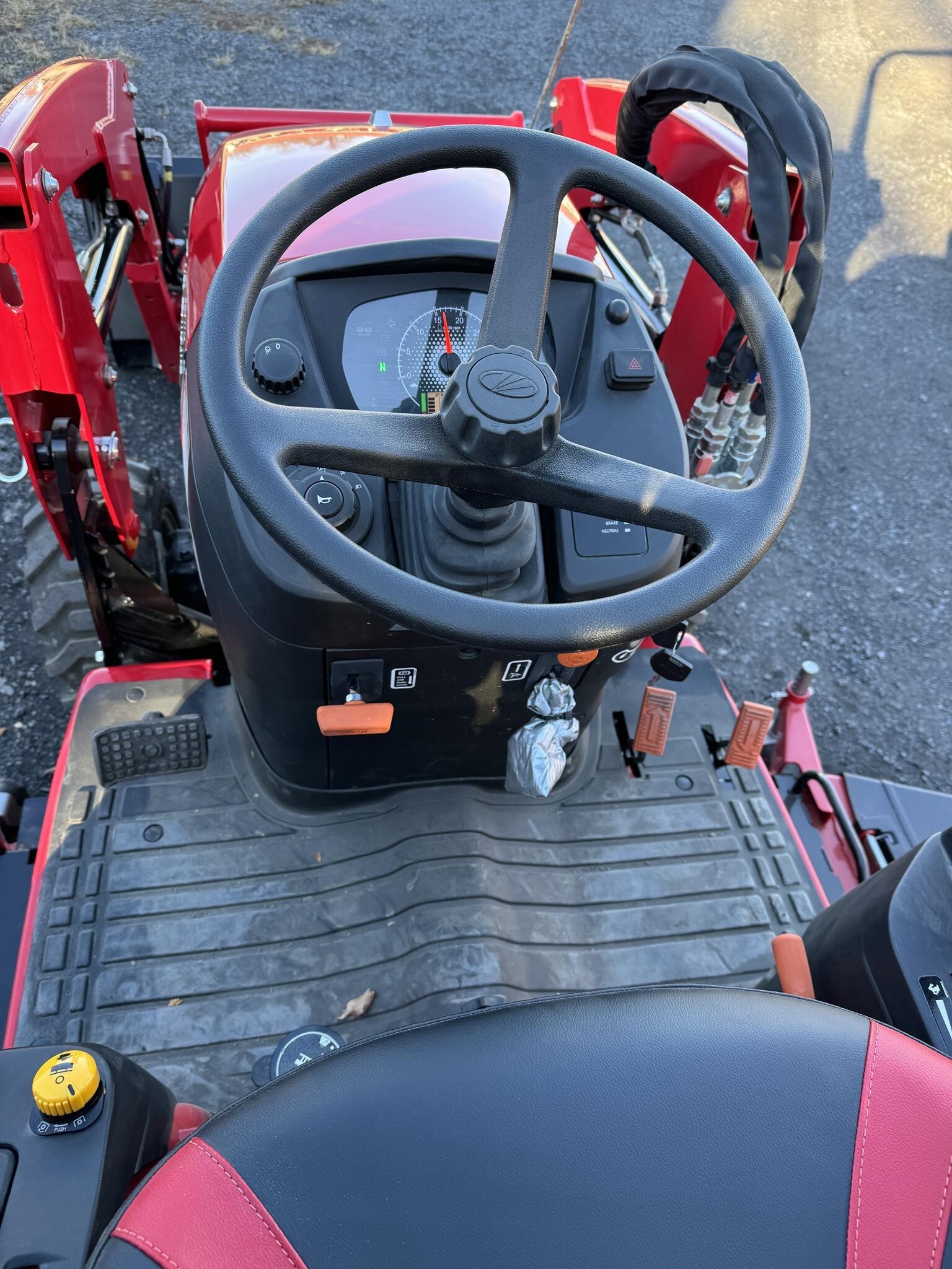  Mahindra 1126HST Tractor