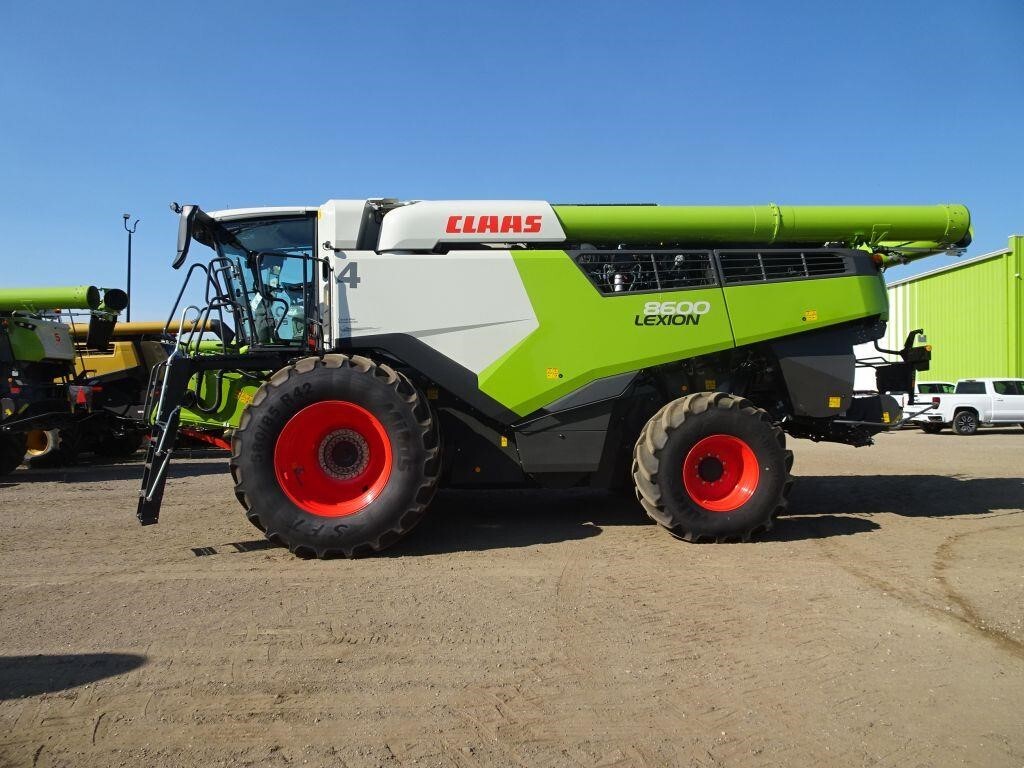 2023 Claas LEXION 8600 Combine