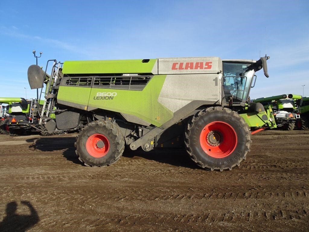 2024 Claas LEXION 8600 Combine