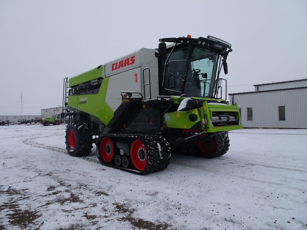 2022 Claas LEXION 8600TT Combine