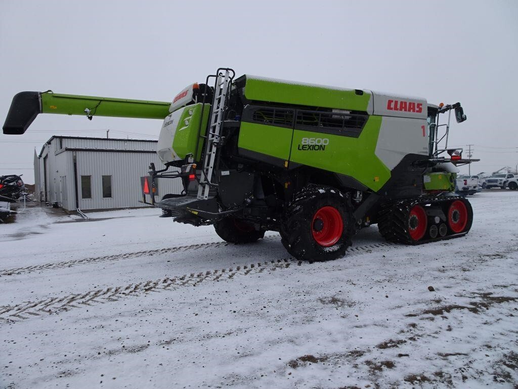 2022 Claas LEXION 8600TT Combine