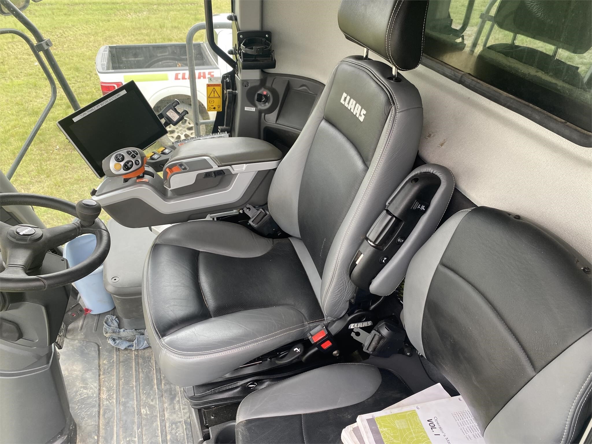 2022 Claas 8700TT Combine