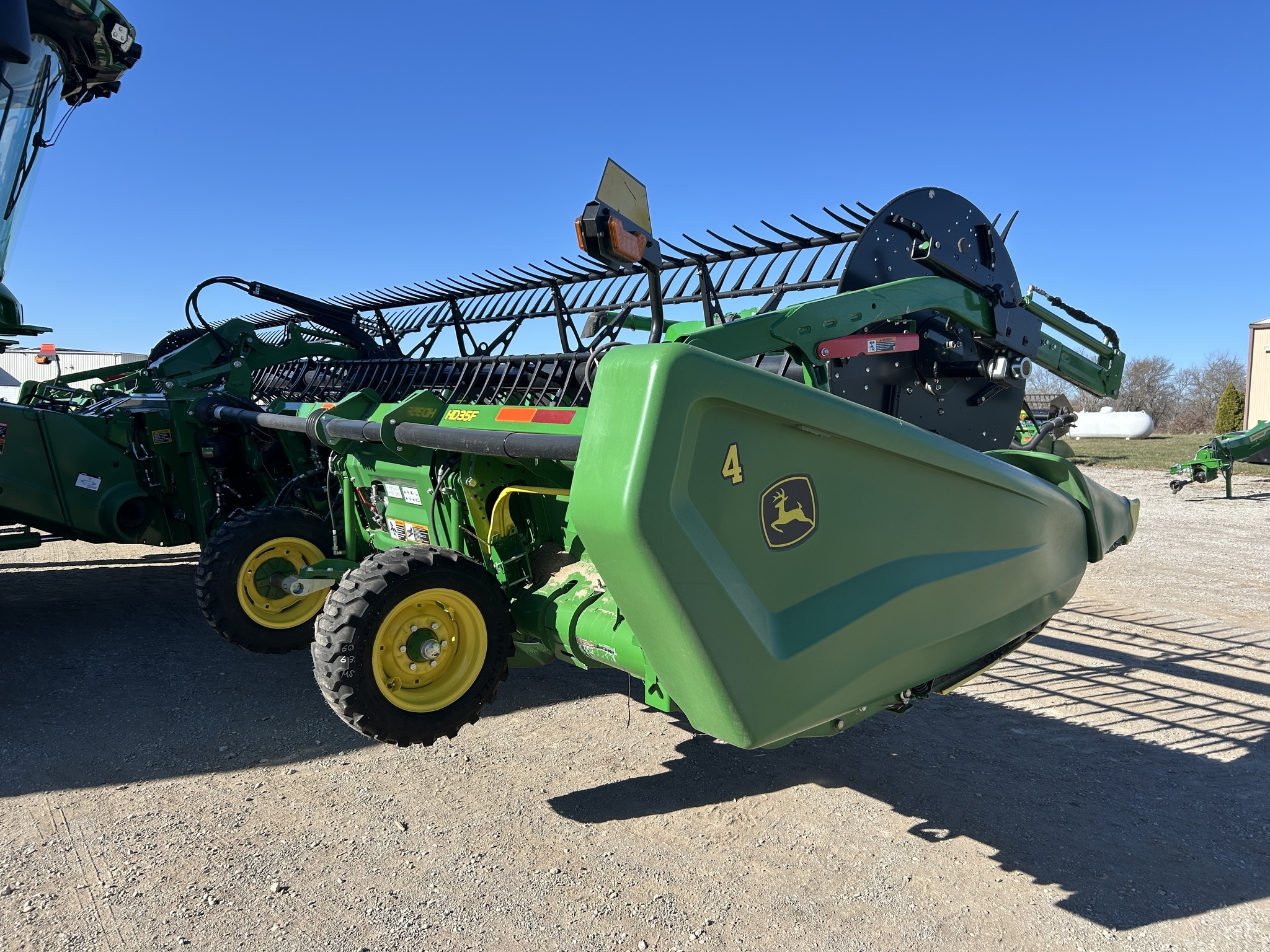 2023 John Deere HD35F Platform