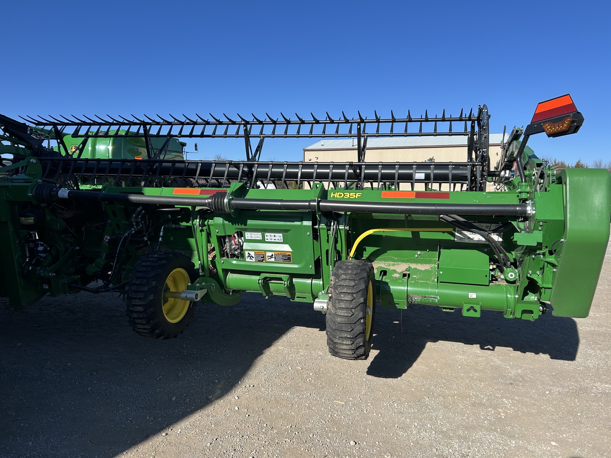 2023 John Deere HD35F Platform