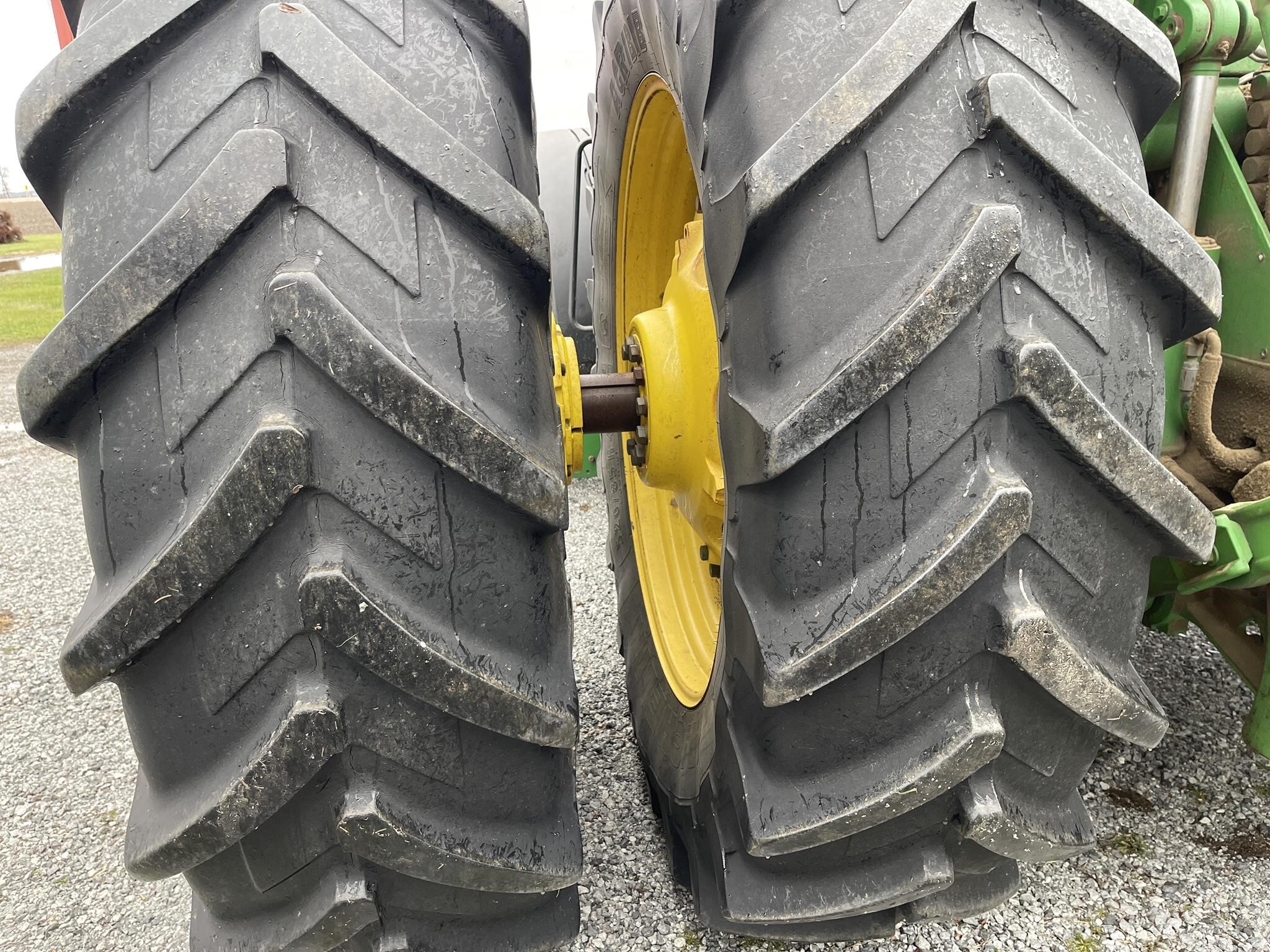 2012 John Deere 8335R Tractor