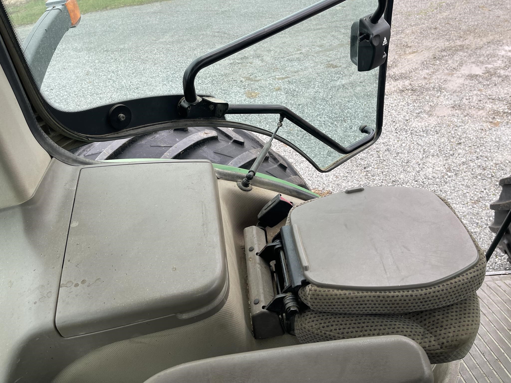 2012 John Deere 8335R Tractor