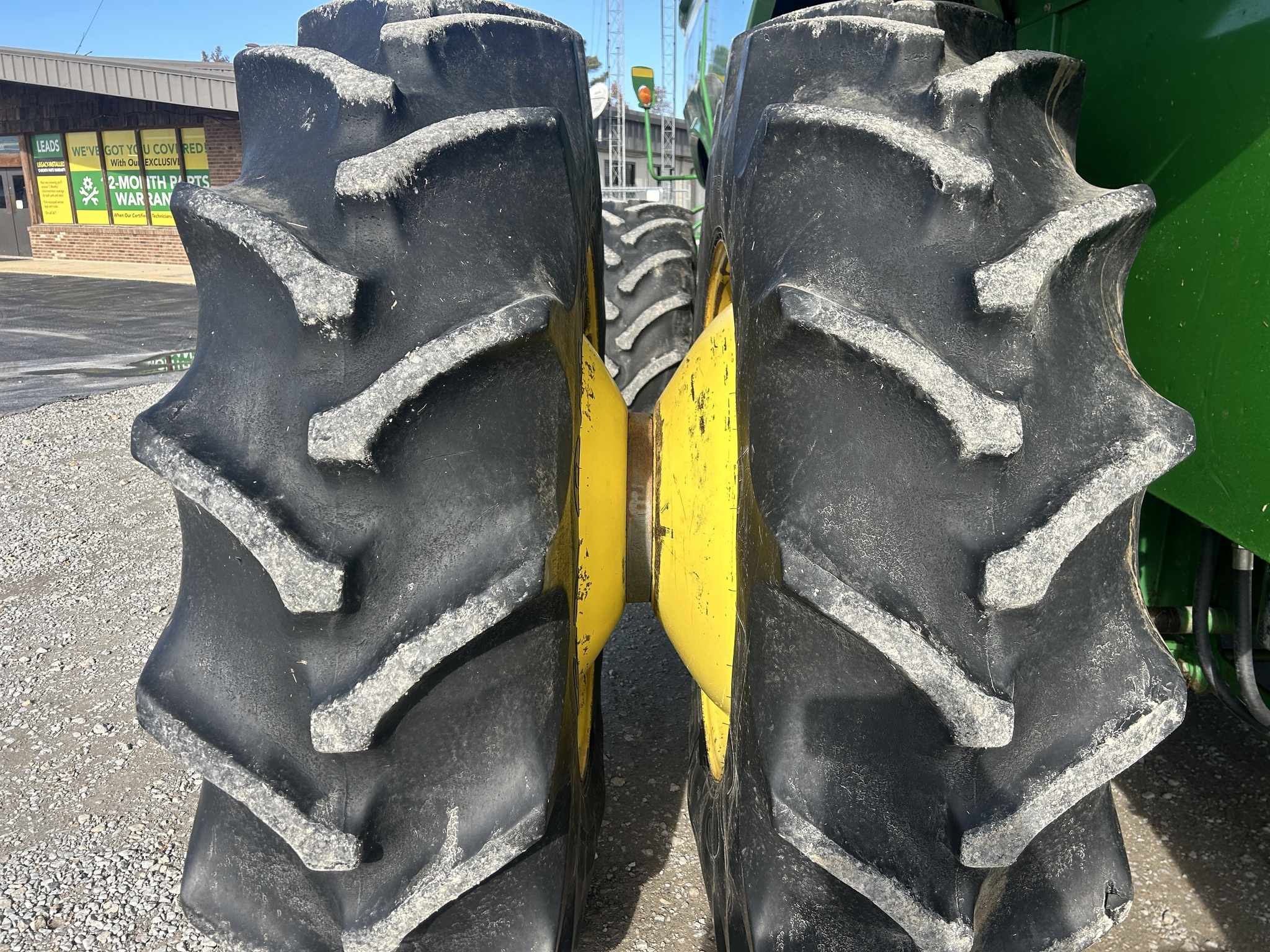 2012 John Deere S690 Combine