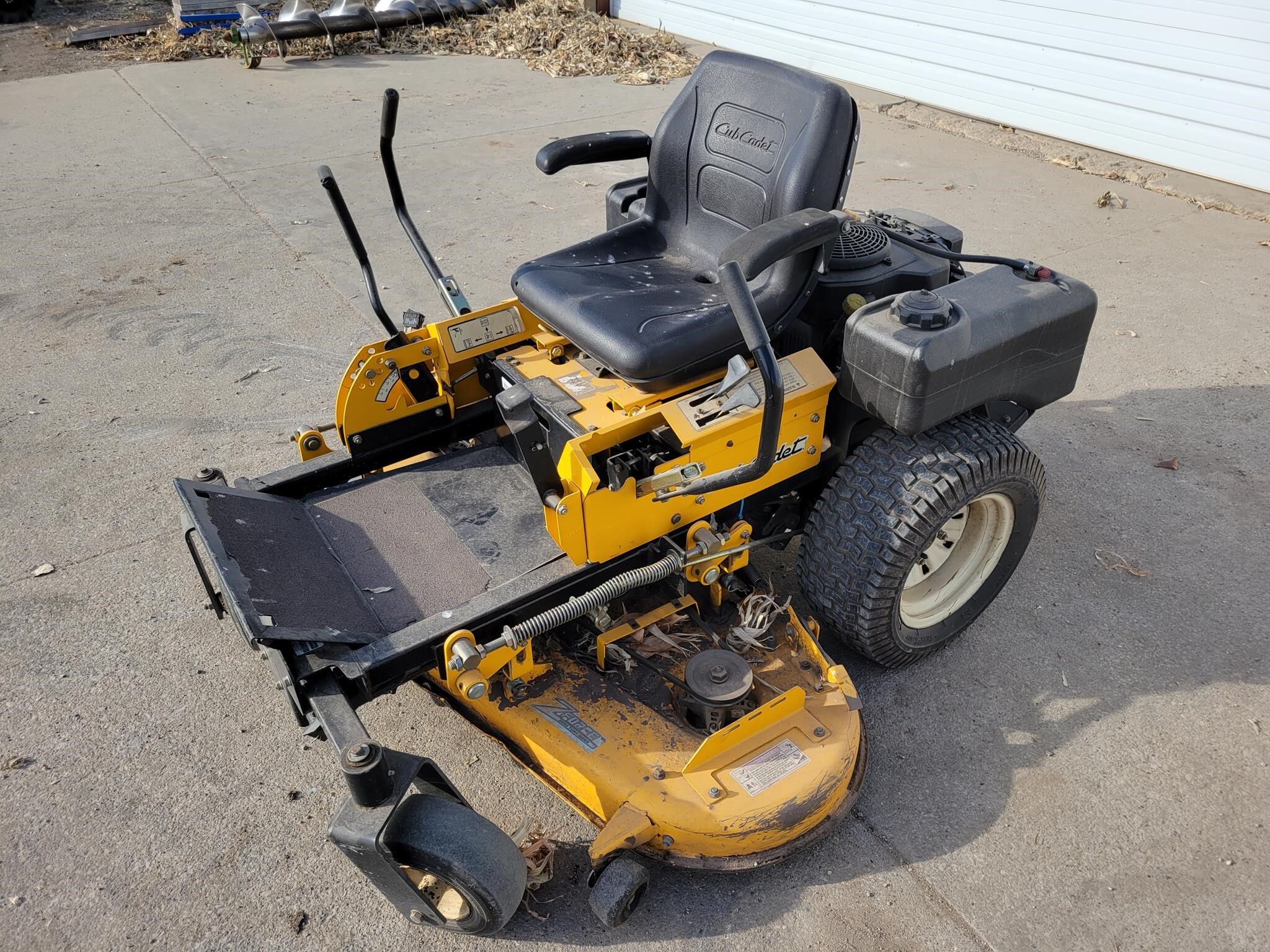  Cub Cadet Z-Force 60 Lawn Mower
