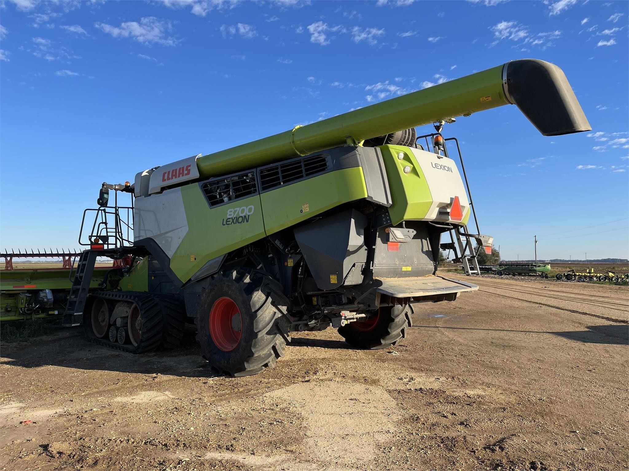 2022 Claas 8700TT Combine