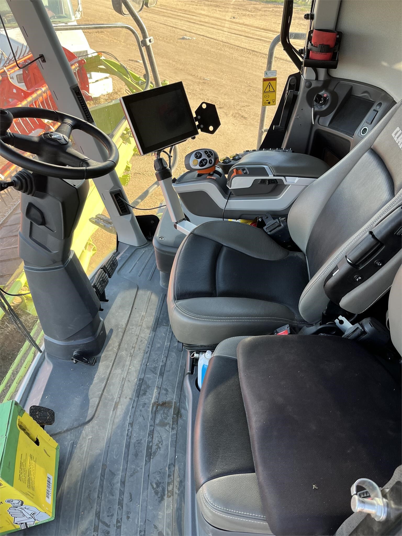 2022 Claas 8700TT Combine