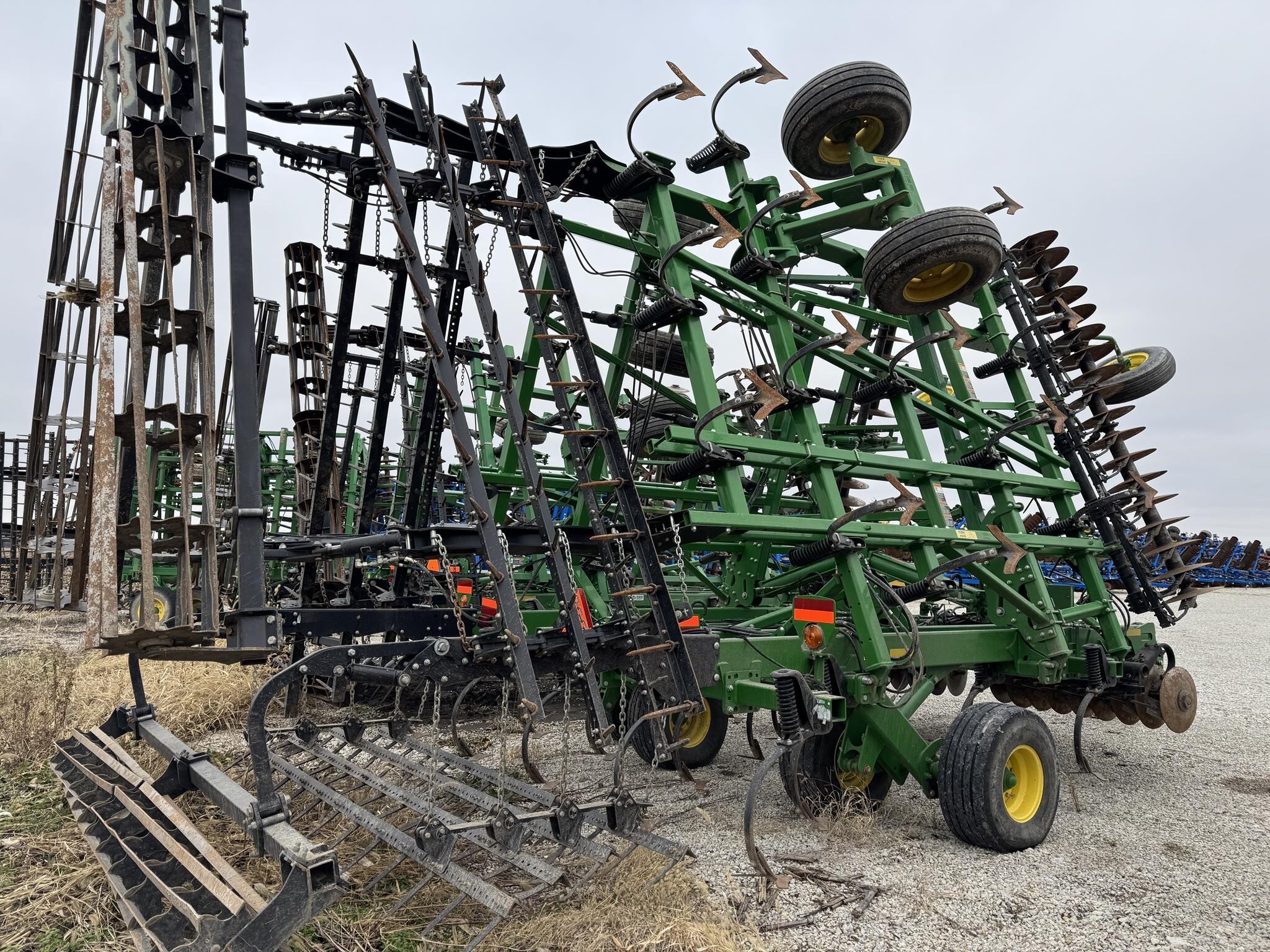  John Deere 2330 Soil Finisher