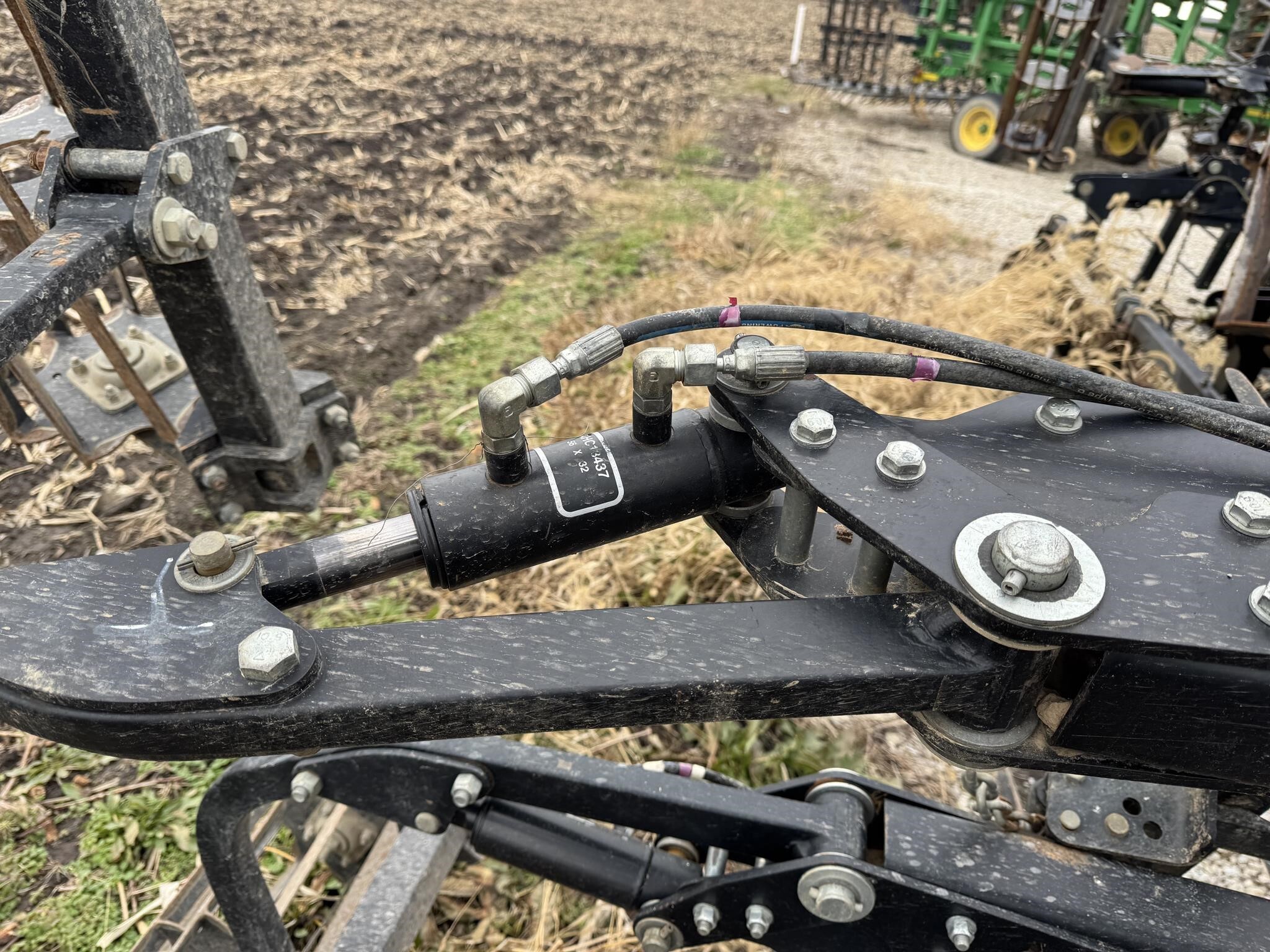  John Deere 2330 Soil Finisher