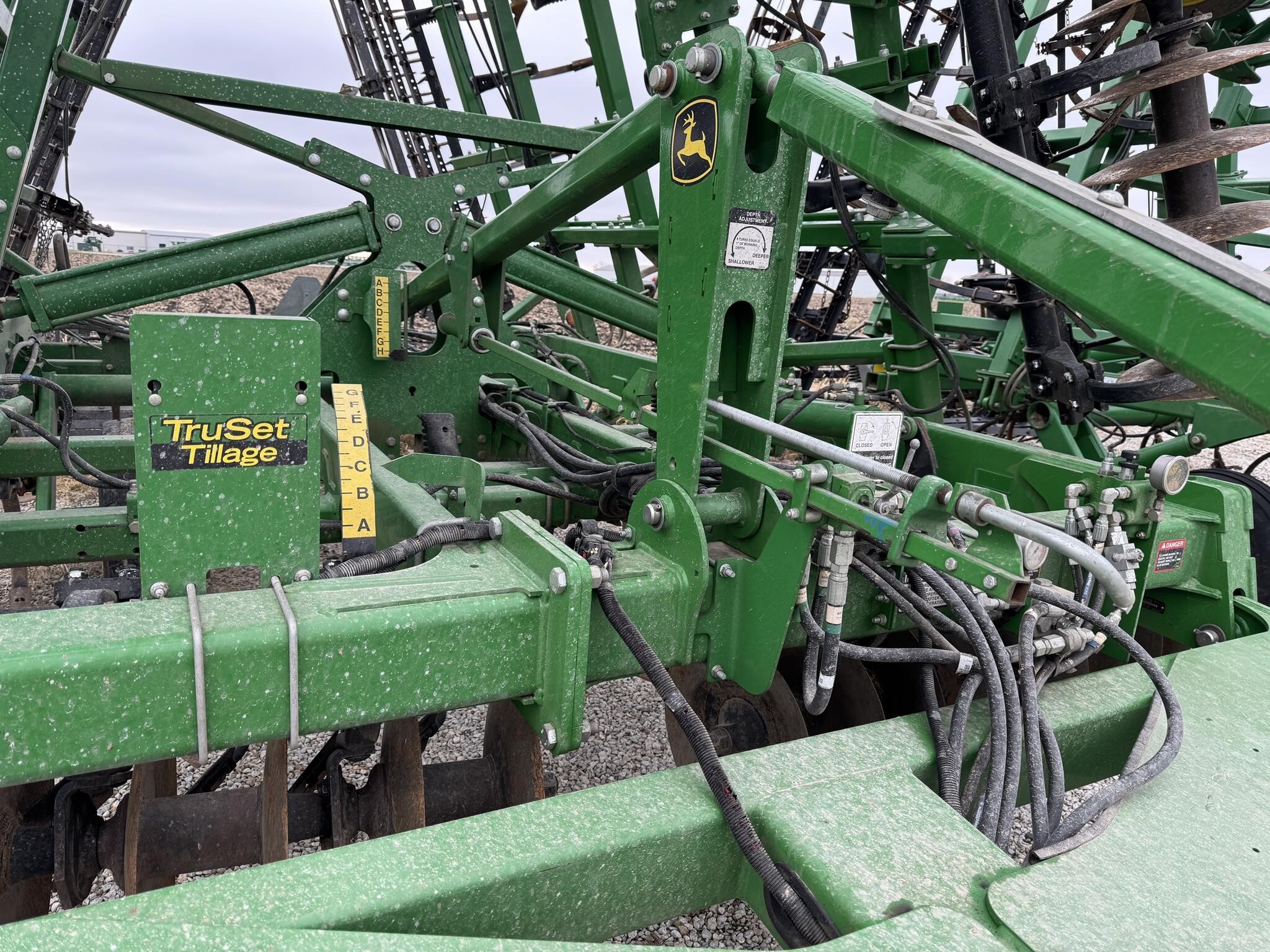  John Deere 2330 Soil Finisher
