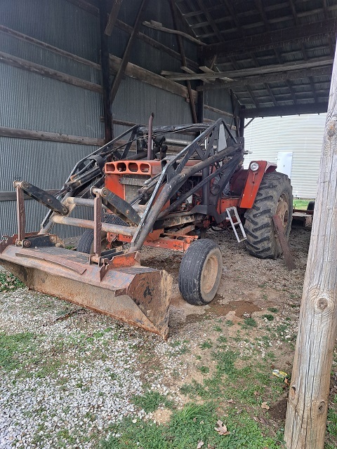 1966 Allis Chalmers 190XT Tractor