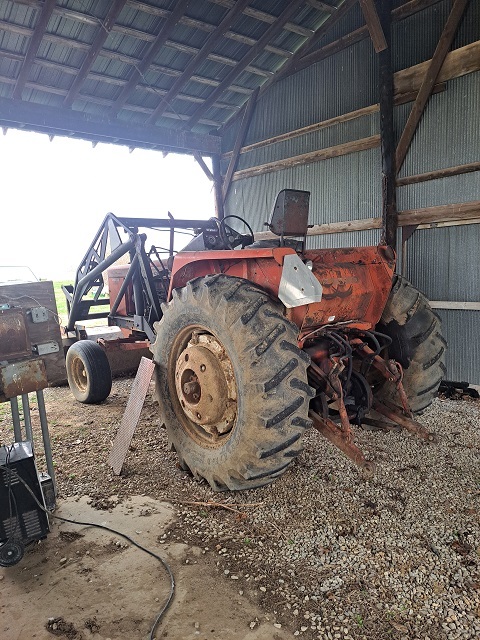 1966 Allis Chalmers 190XT Tractor