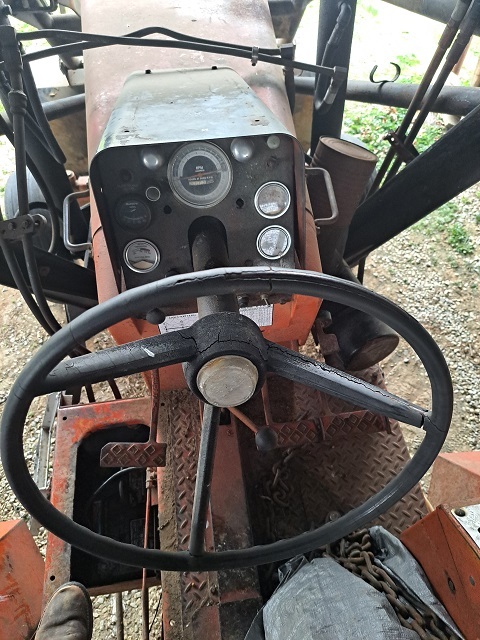 1966 Allis Chalmers 190XT Tractor