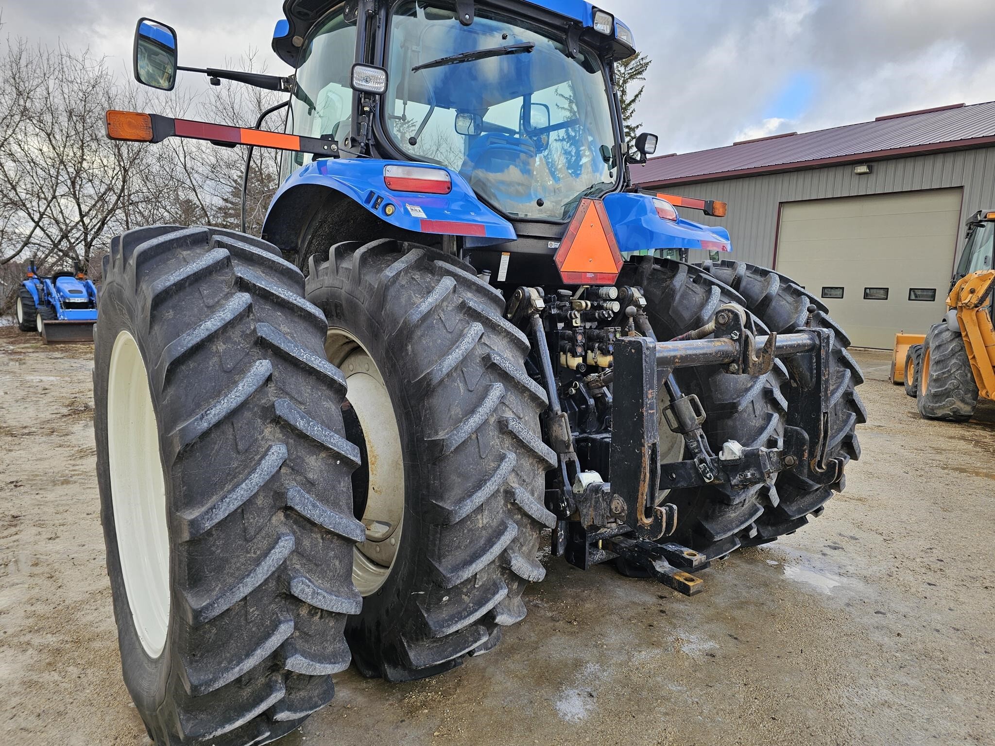 2009 New Holland T7060 Tractor
