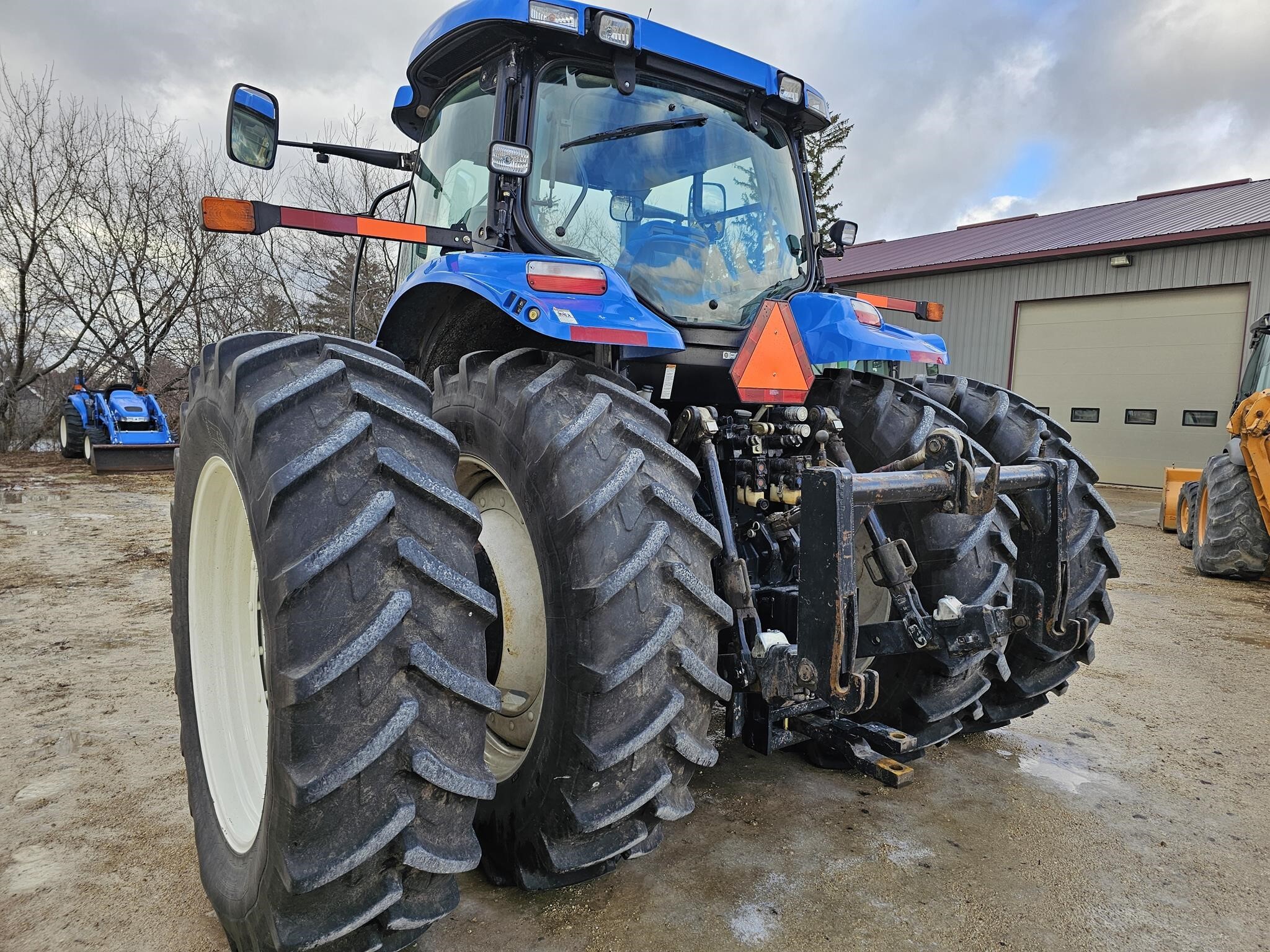 2009 New Holland T7060 Tractor