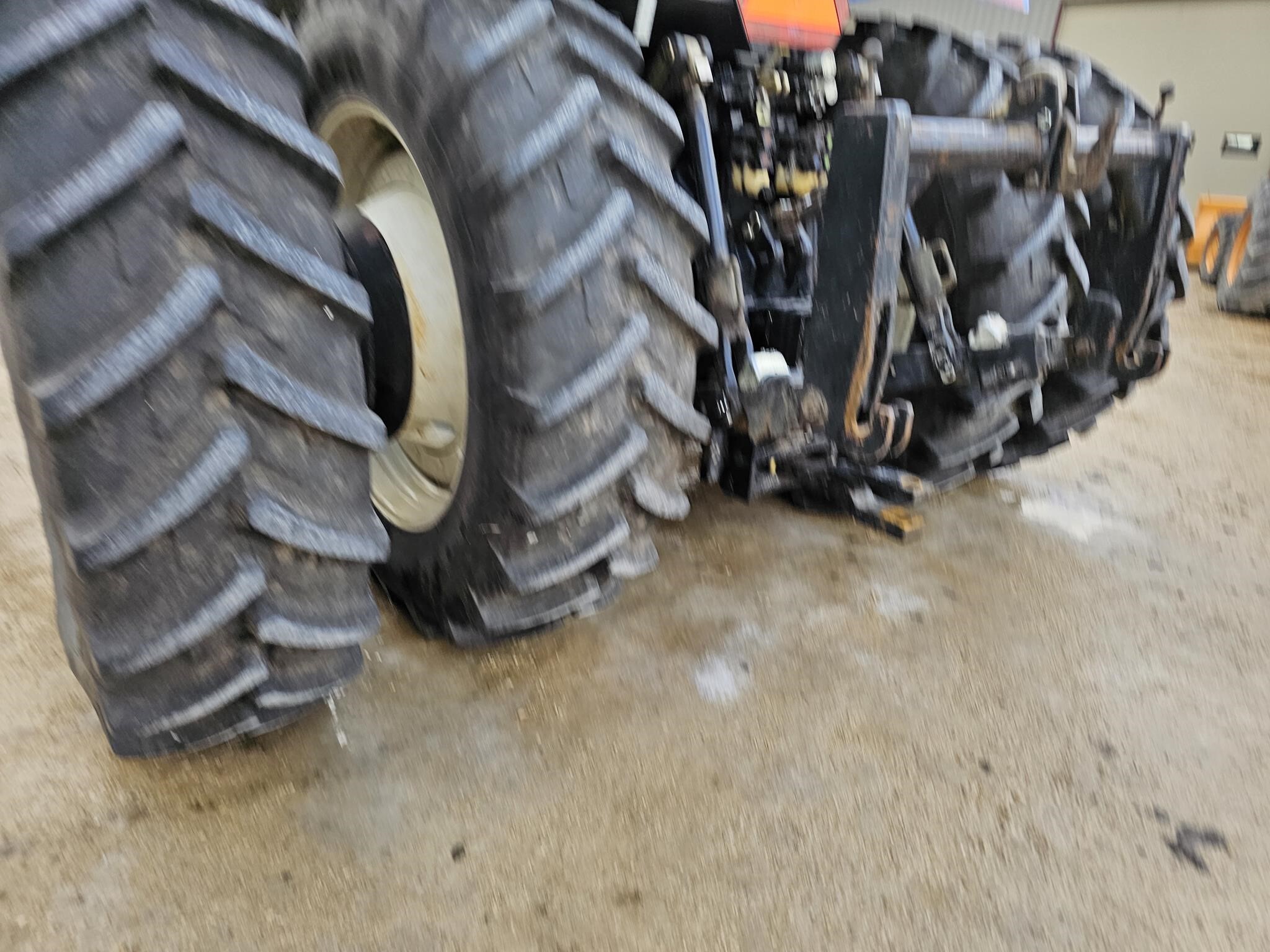 2009 New Holland T7060 Tractor