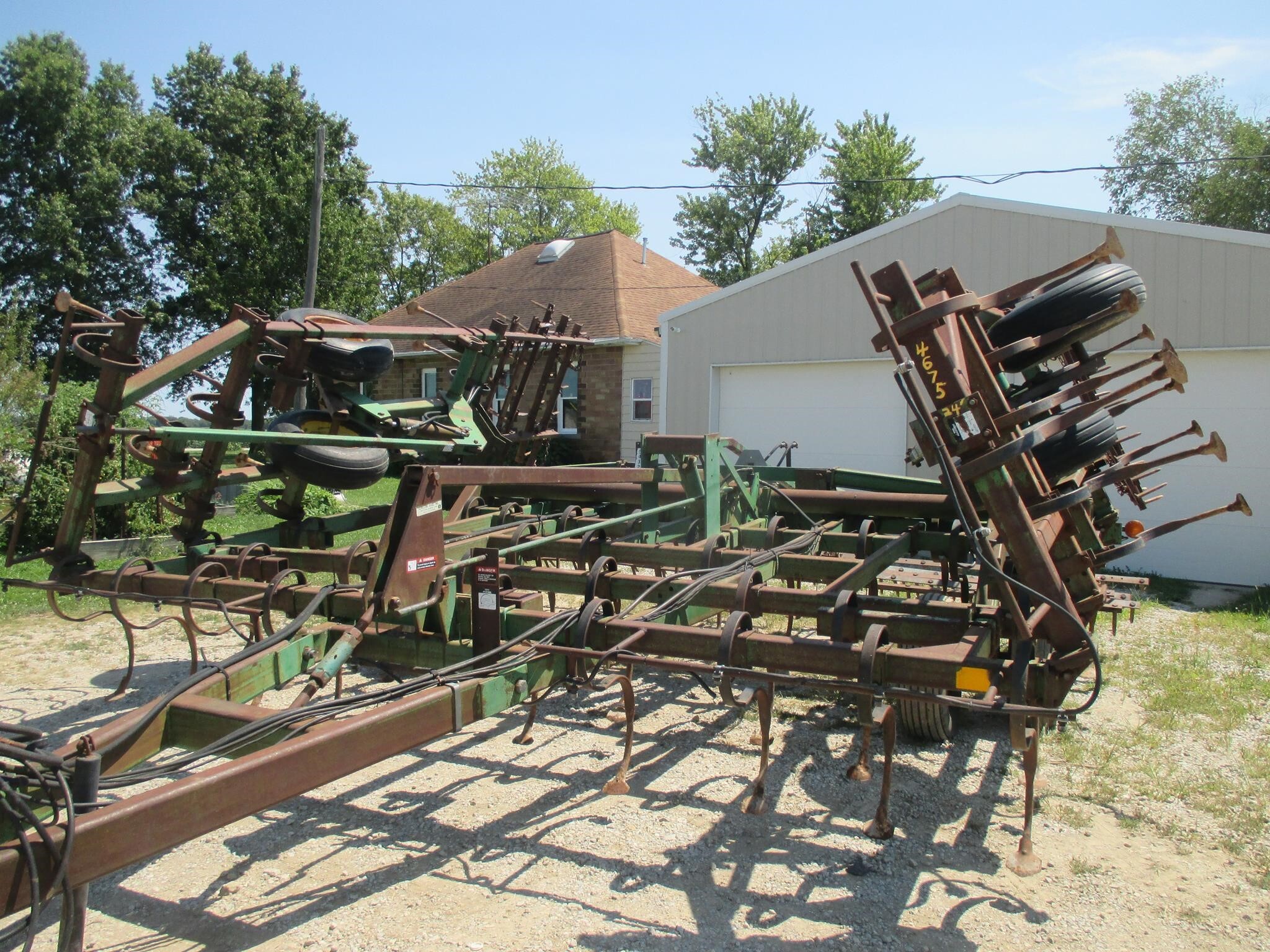  John Deere 980 Field Cultivator