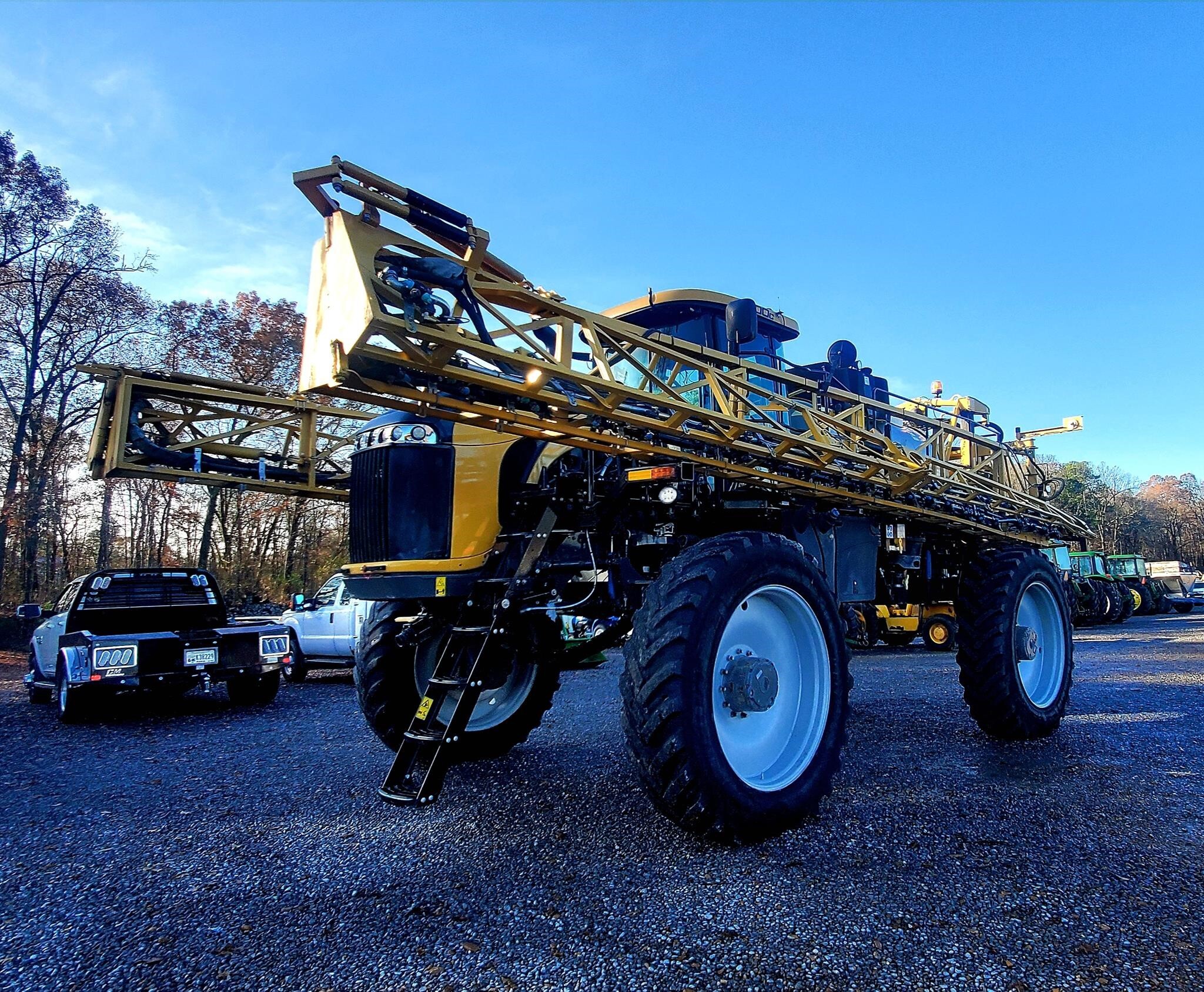 2020 ROGATOR RG1100C Self-Propelled Sprayer