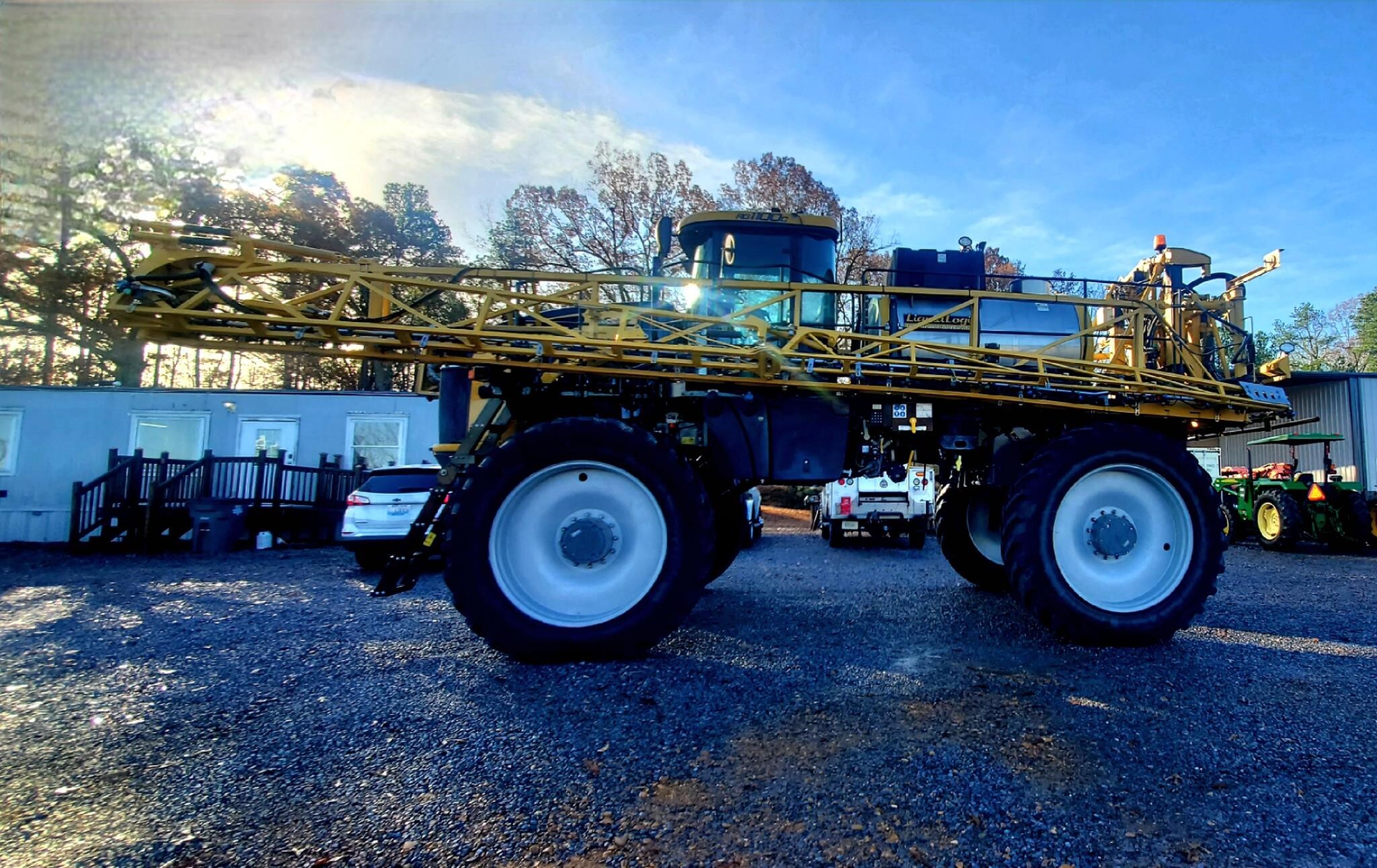 2020 ROGATOR RG1100C Self-Propelled Sprayer