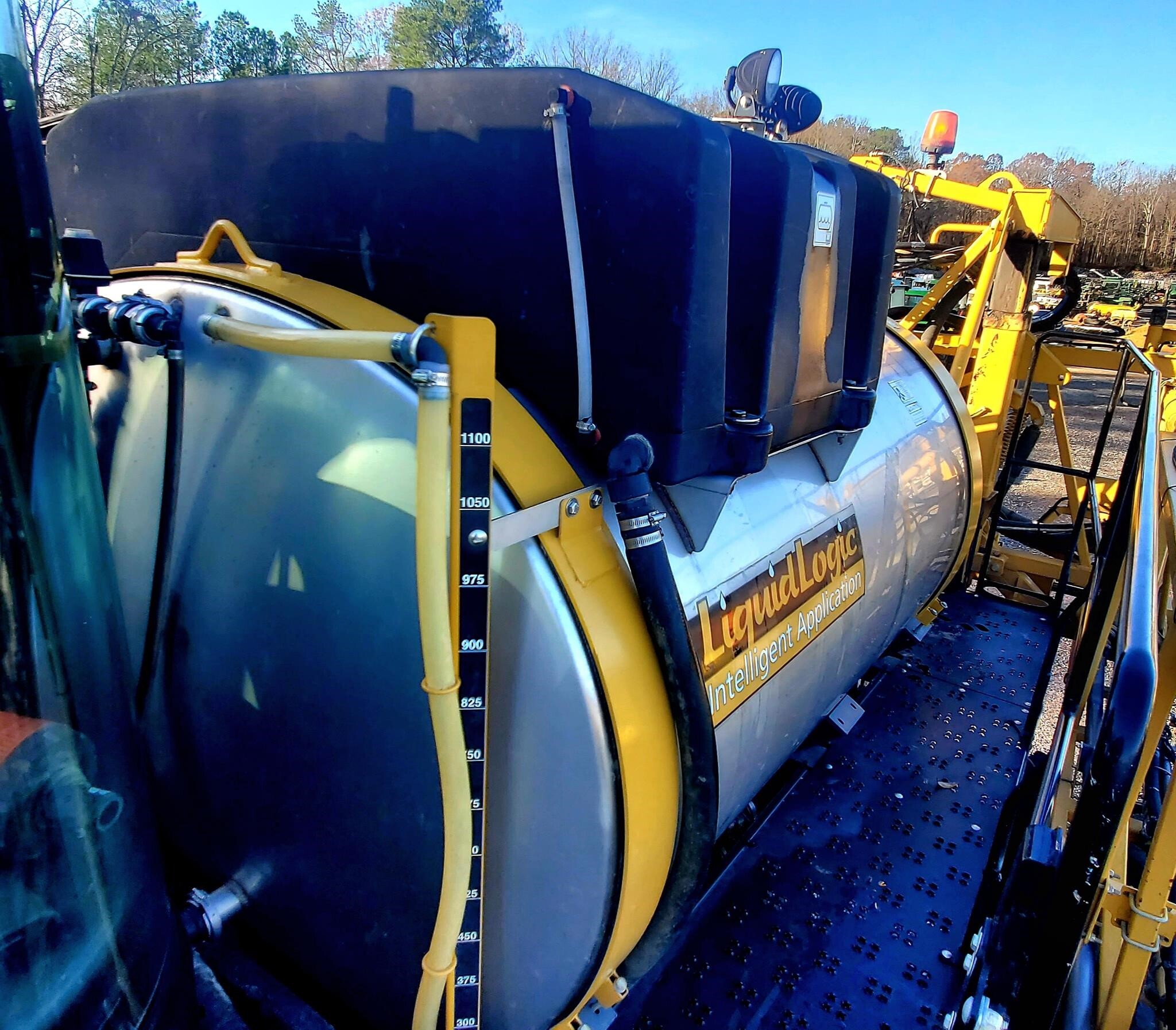 2020 ROGATOR RG1100C Self-Propelled Sprayer