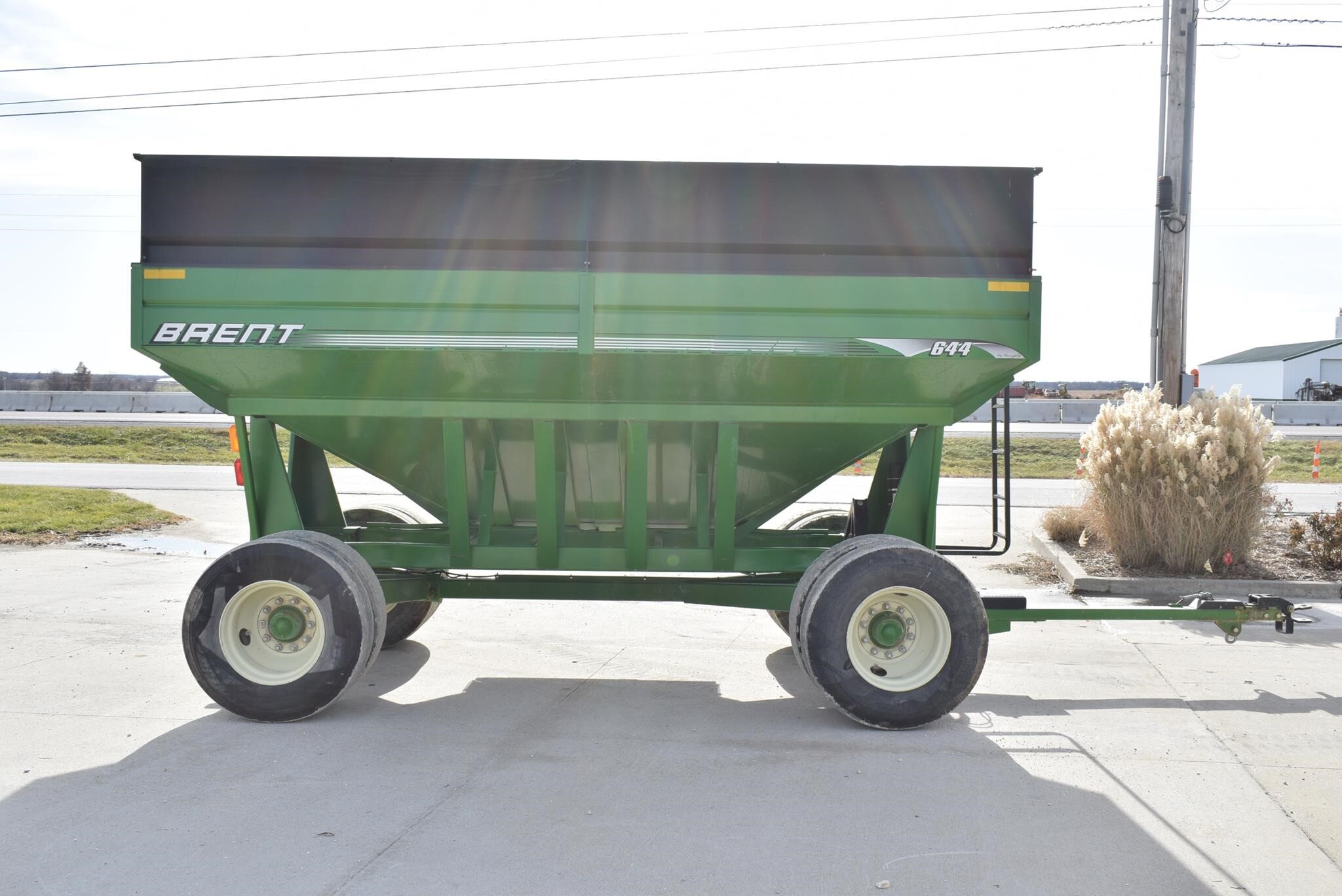  Brent 644 Gravity Wagon