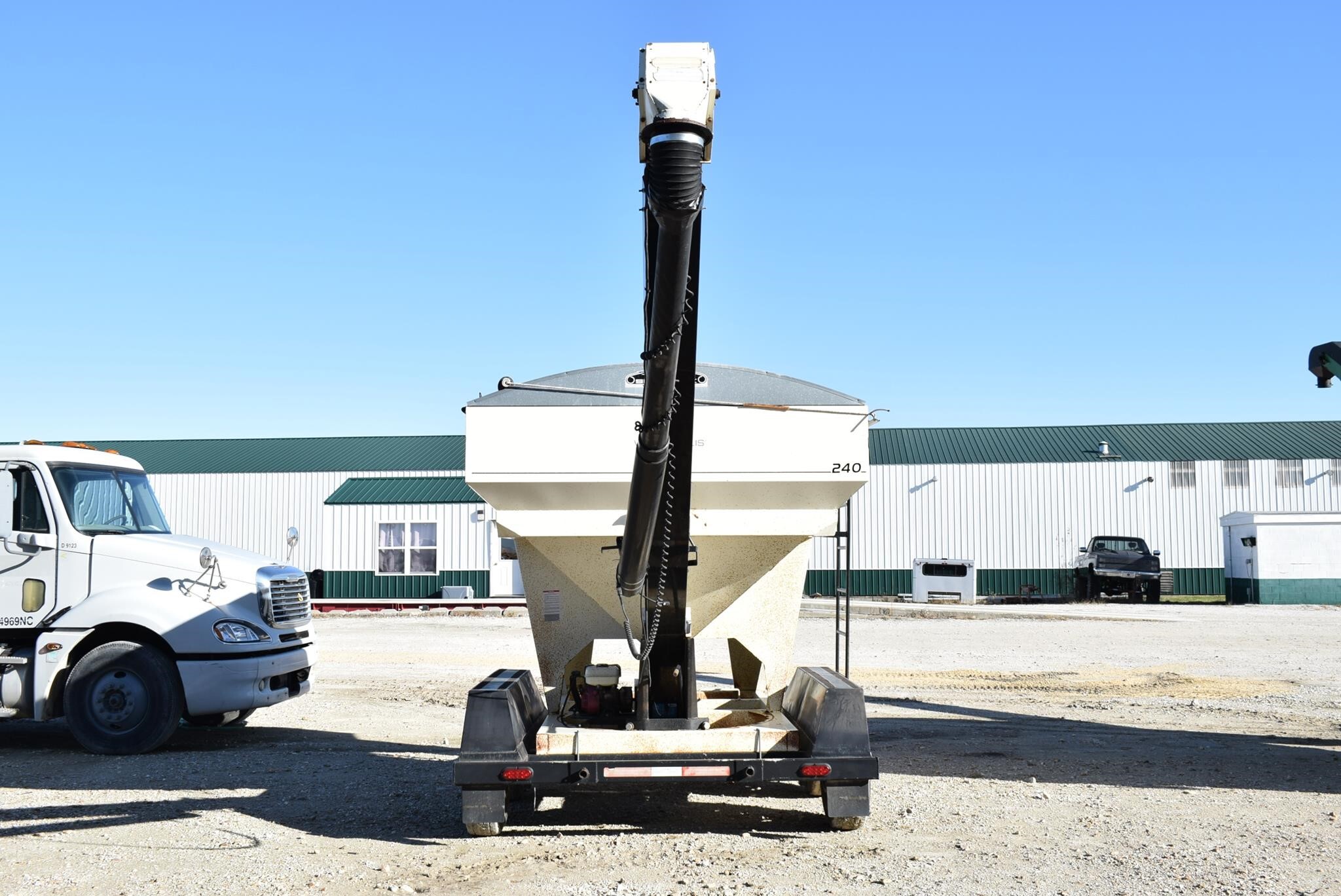  Friesen 240 Seed Tender