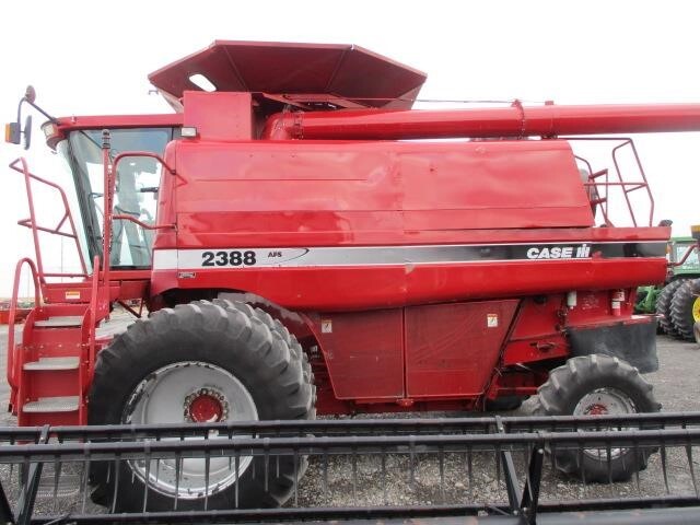 2001 Case IH 2388 Combine