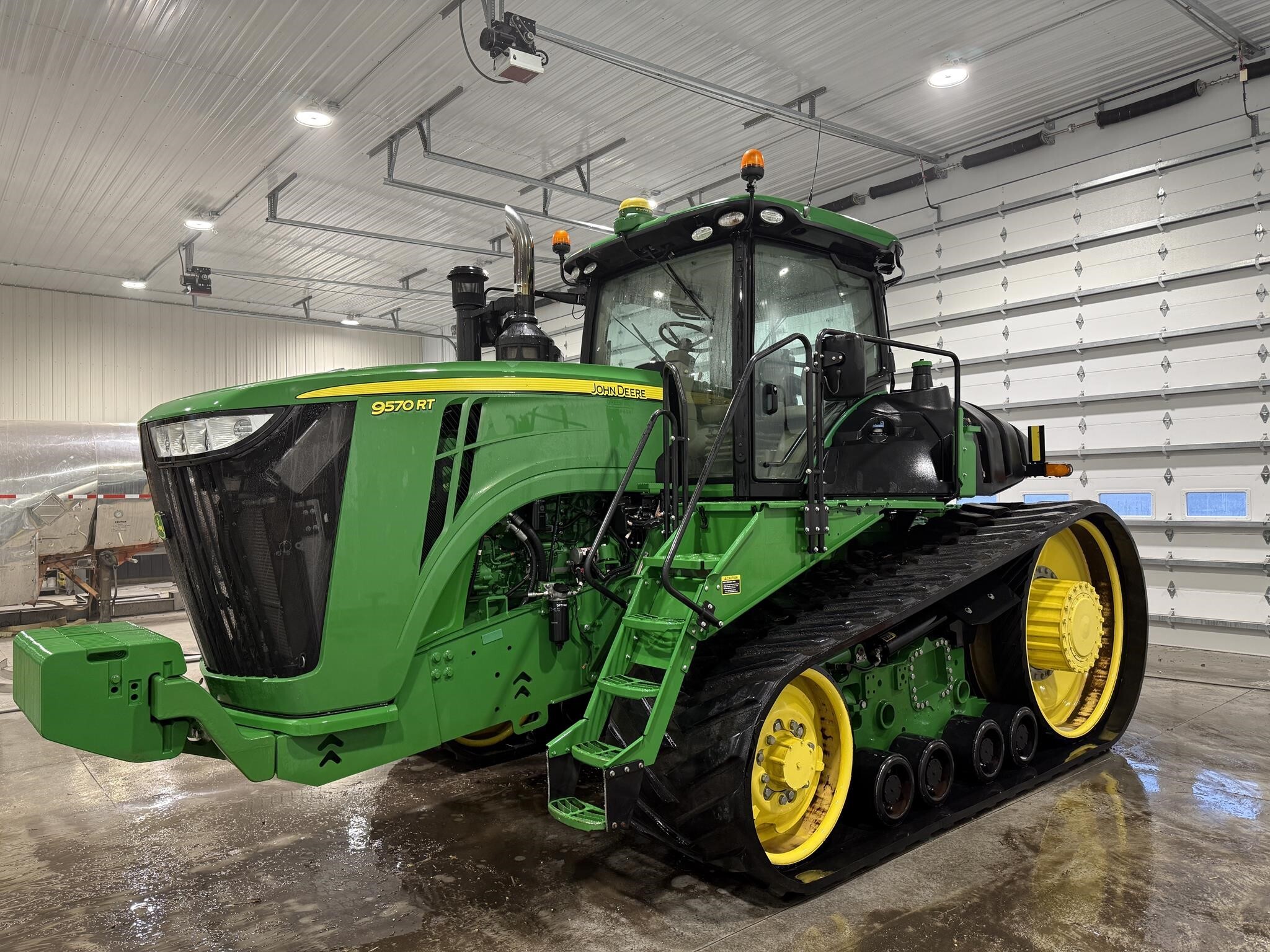 2015 John Deere 9570RT Tractor