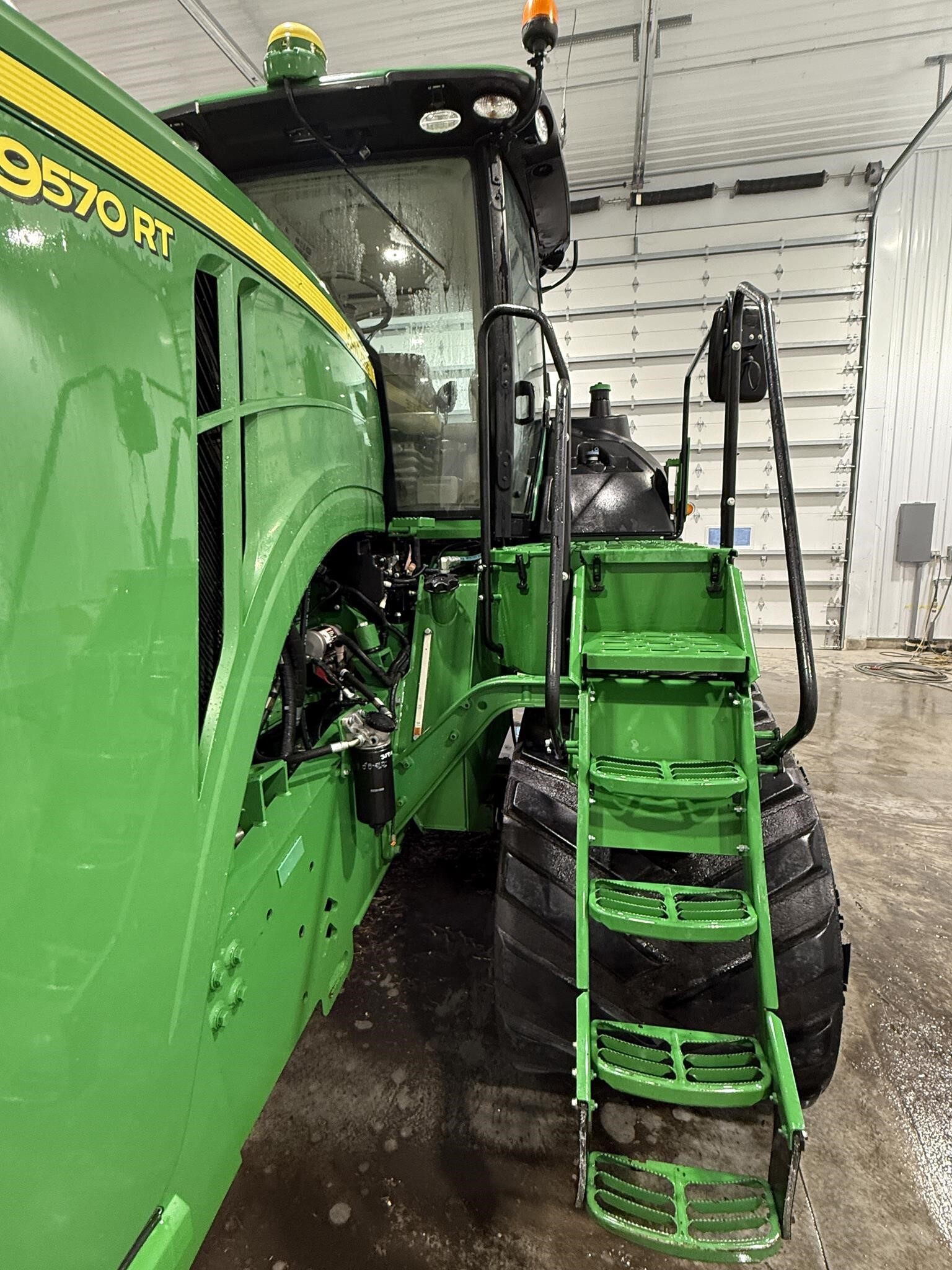 2015 John Deere 9570RT Tractor