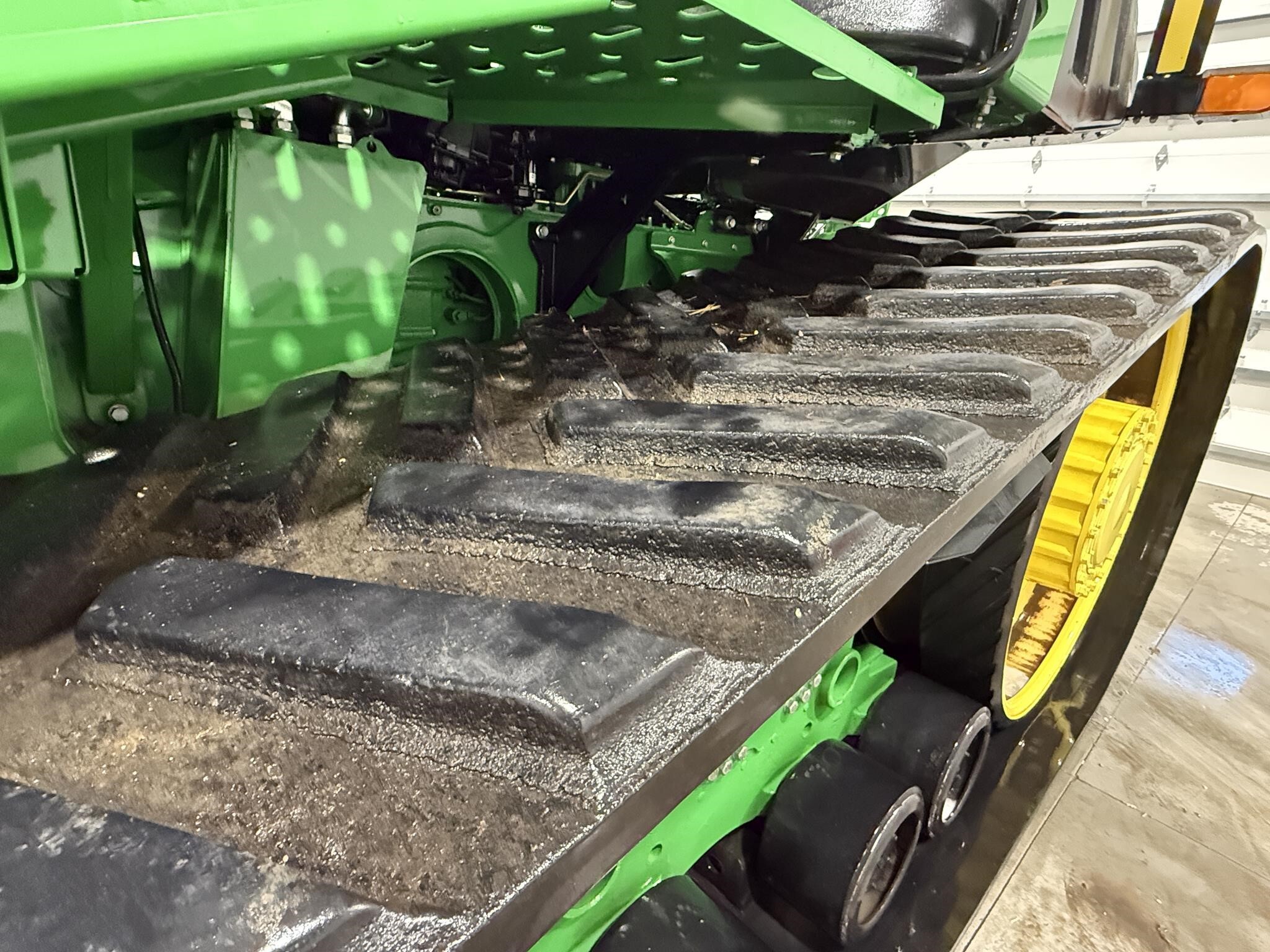 2015 John Deere 9570RT Tractor