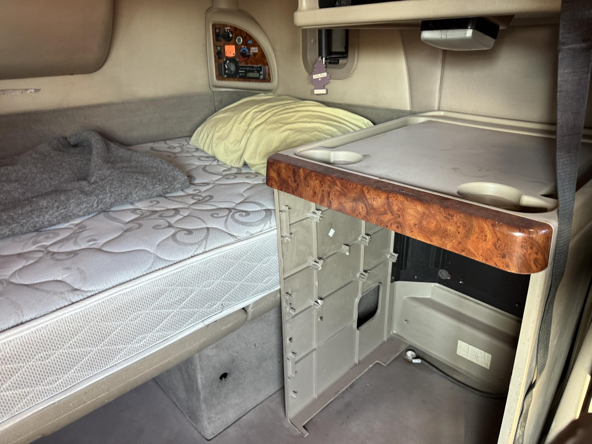 2007 International 9400 Semi Trucks/Trailer