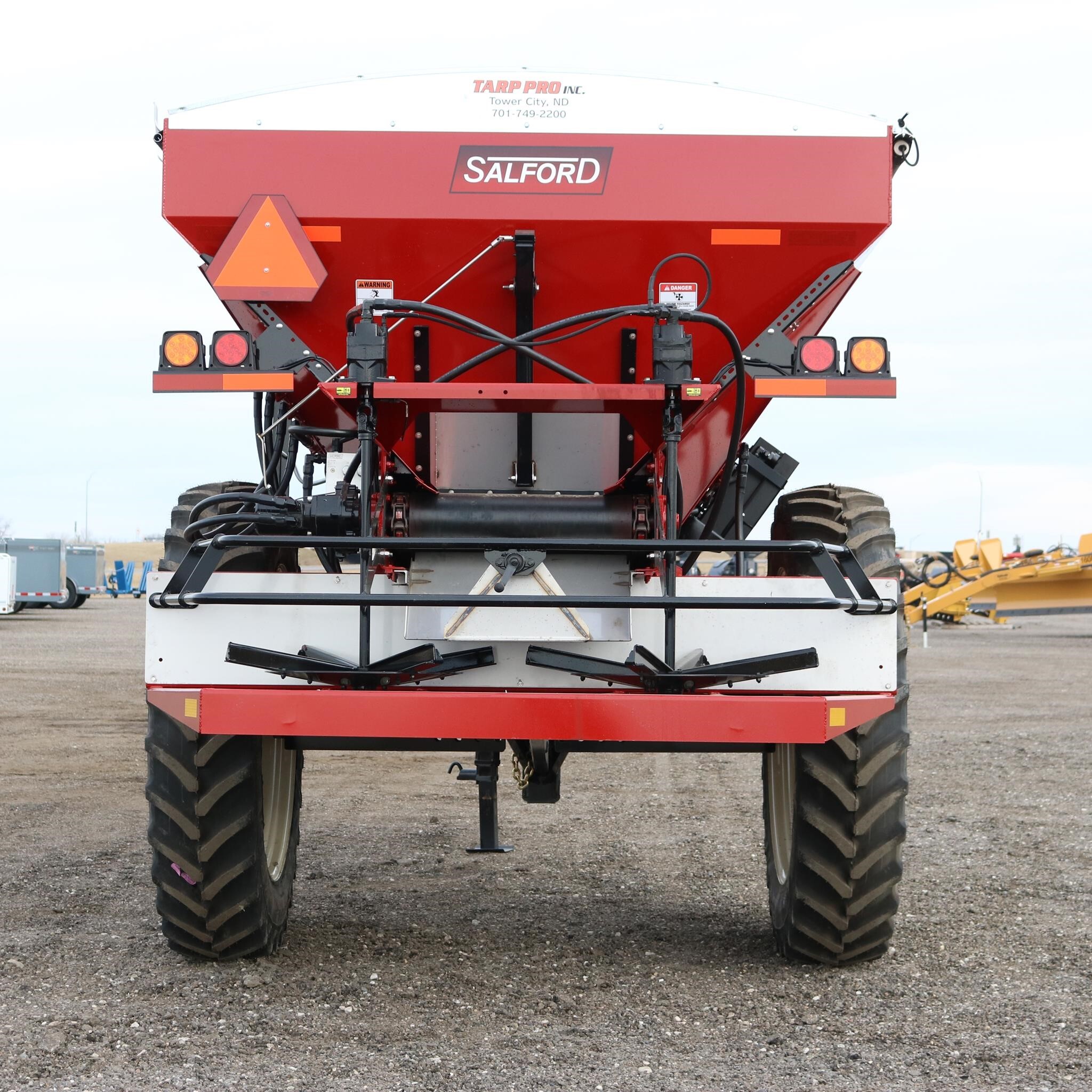 2025 Salford BBI MAGNASPREAD Pull-Type Fertilizer Spreader