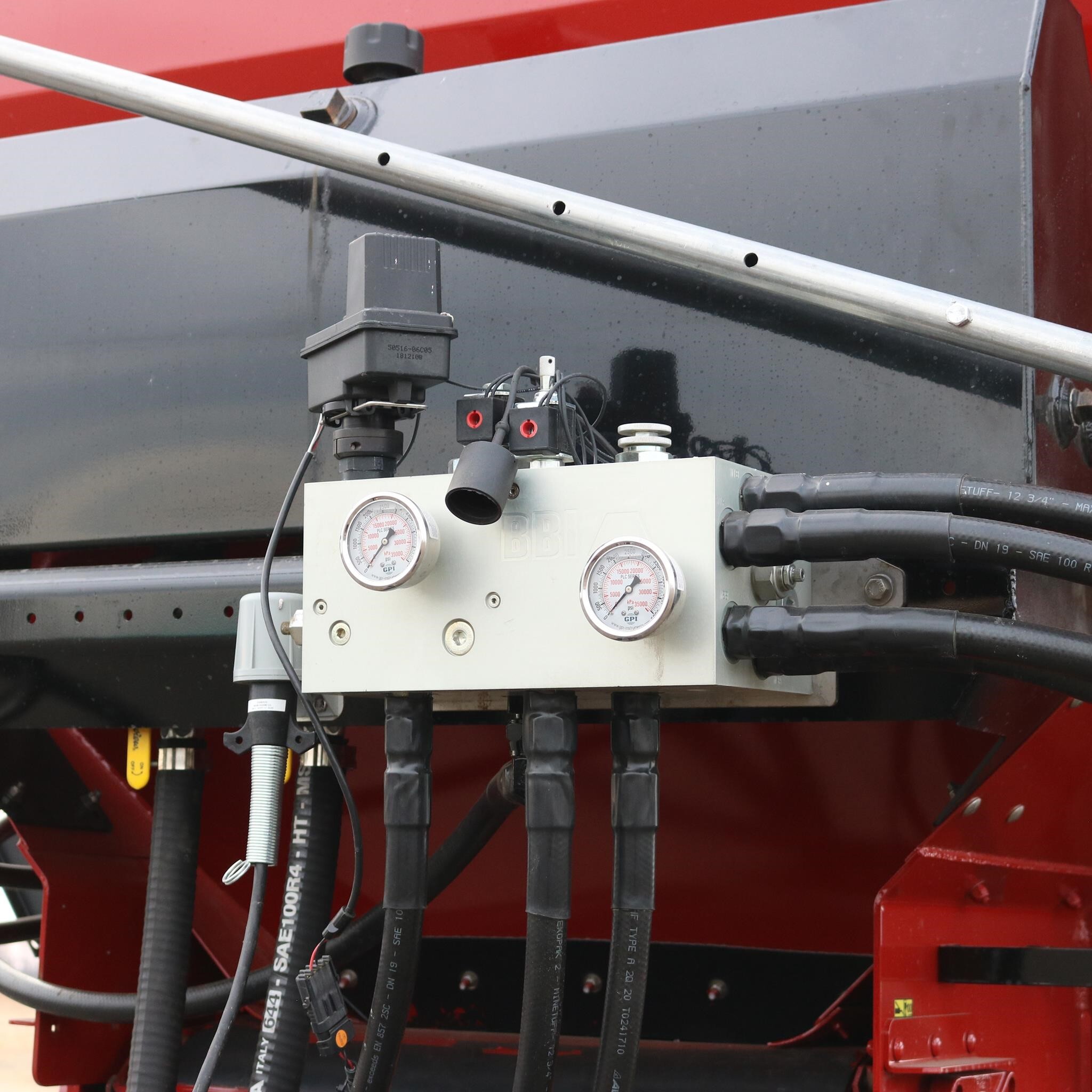 2025 Salford BBI MAGNASPREAD Pull-Type Fertilizer Spreader