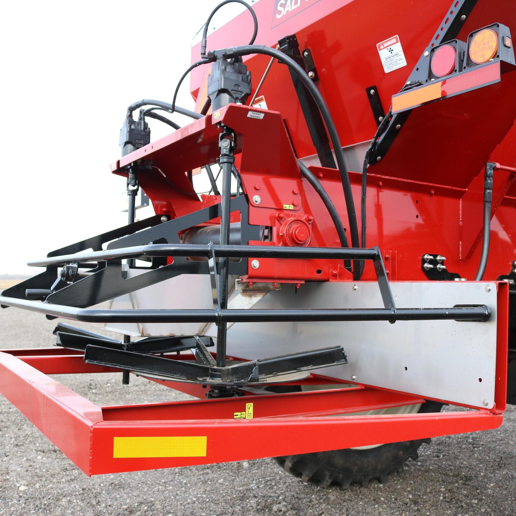 2025 Salford BBI MAGNASPREAD Pull-Type Fertilizer Spreader