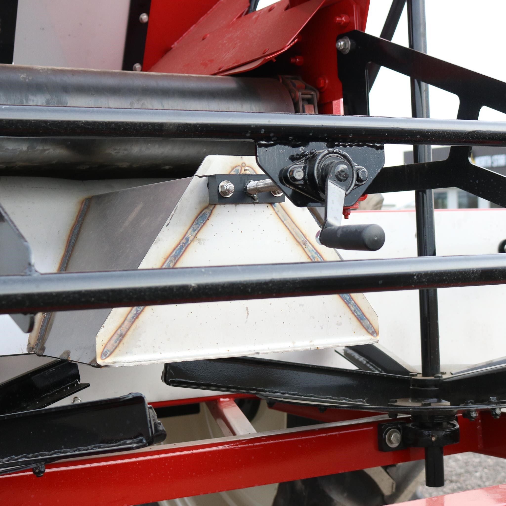 2025 Salford BBI MAGNASPREAD Pull-Type Fertilizer Spreader