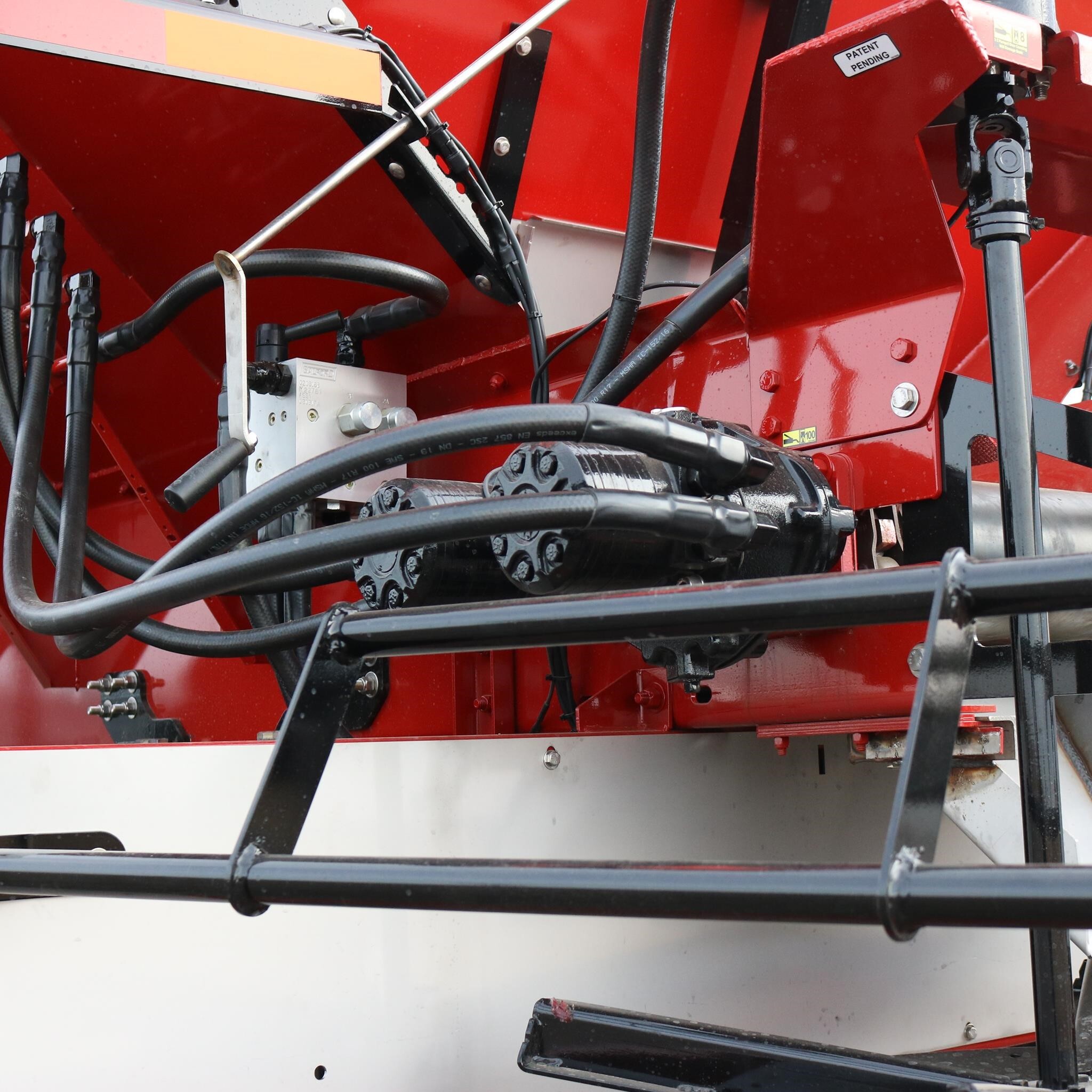 2025 Salford BBI MAGNASPREAD Pull-Type Fertilizer Spreader