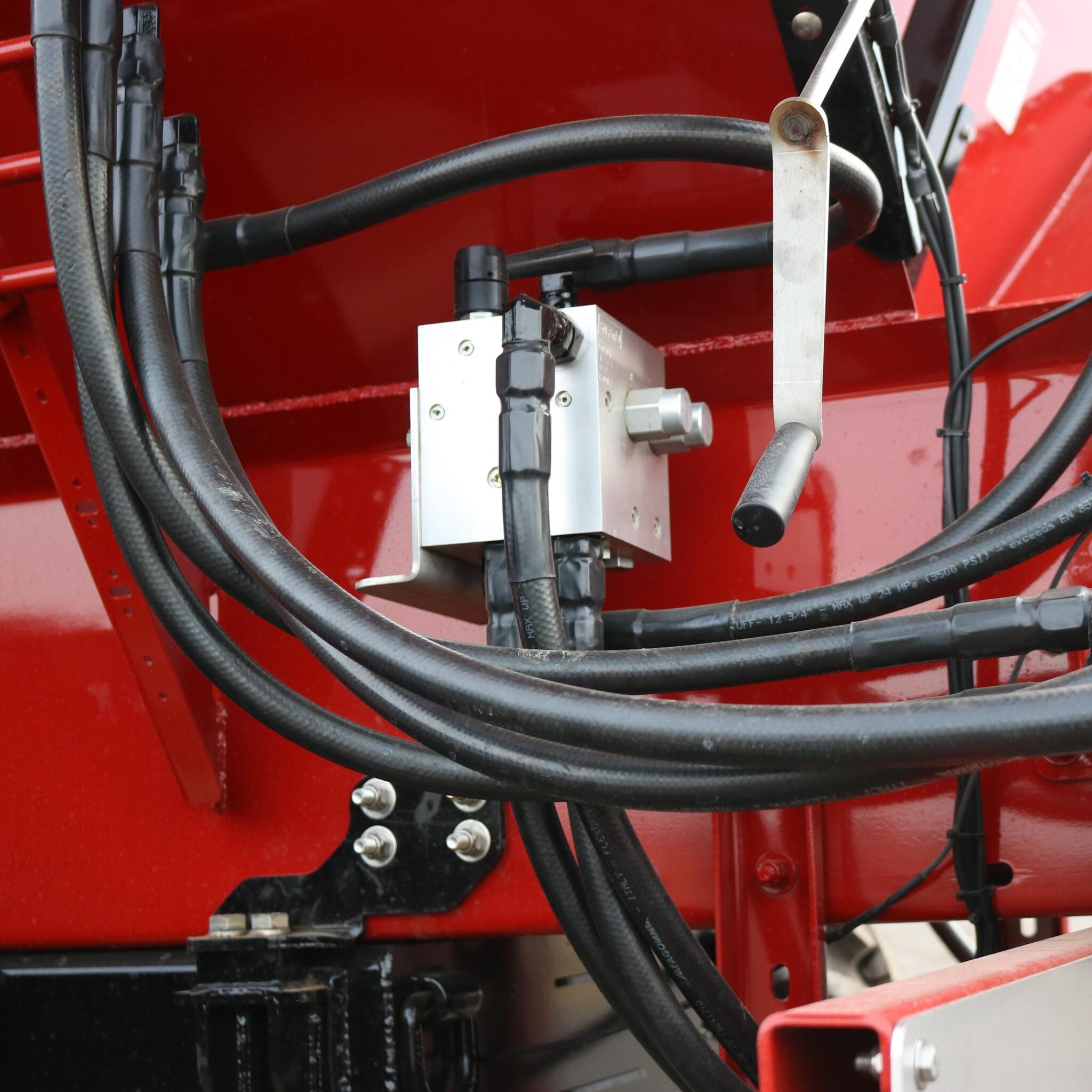 2025 Salford BBI MAGNASPREAD Pull-Type Fertilizer Spreader